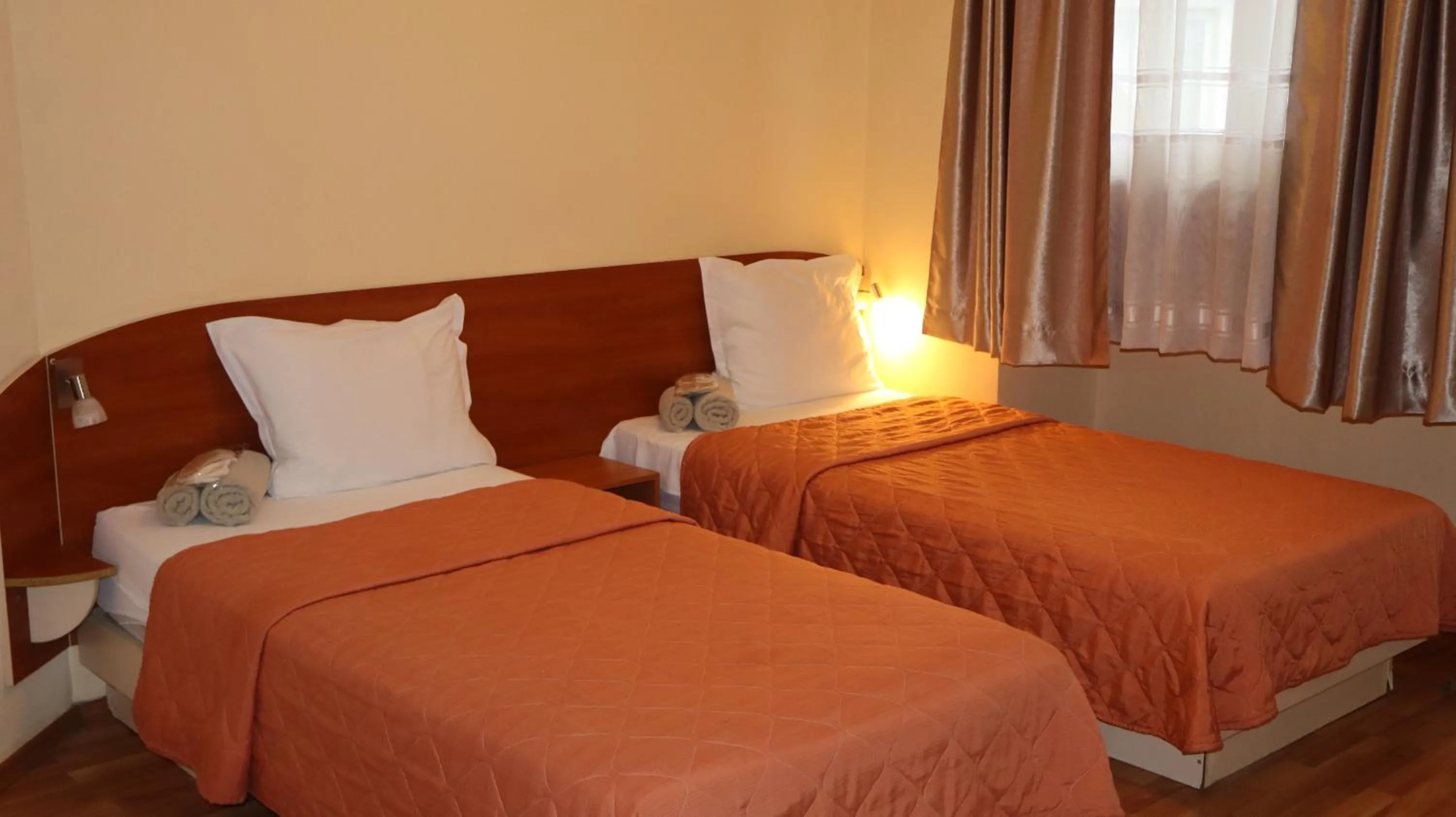 Bed in Hotel Palitra