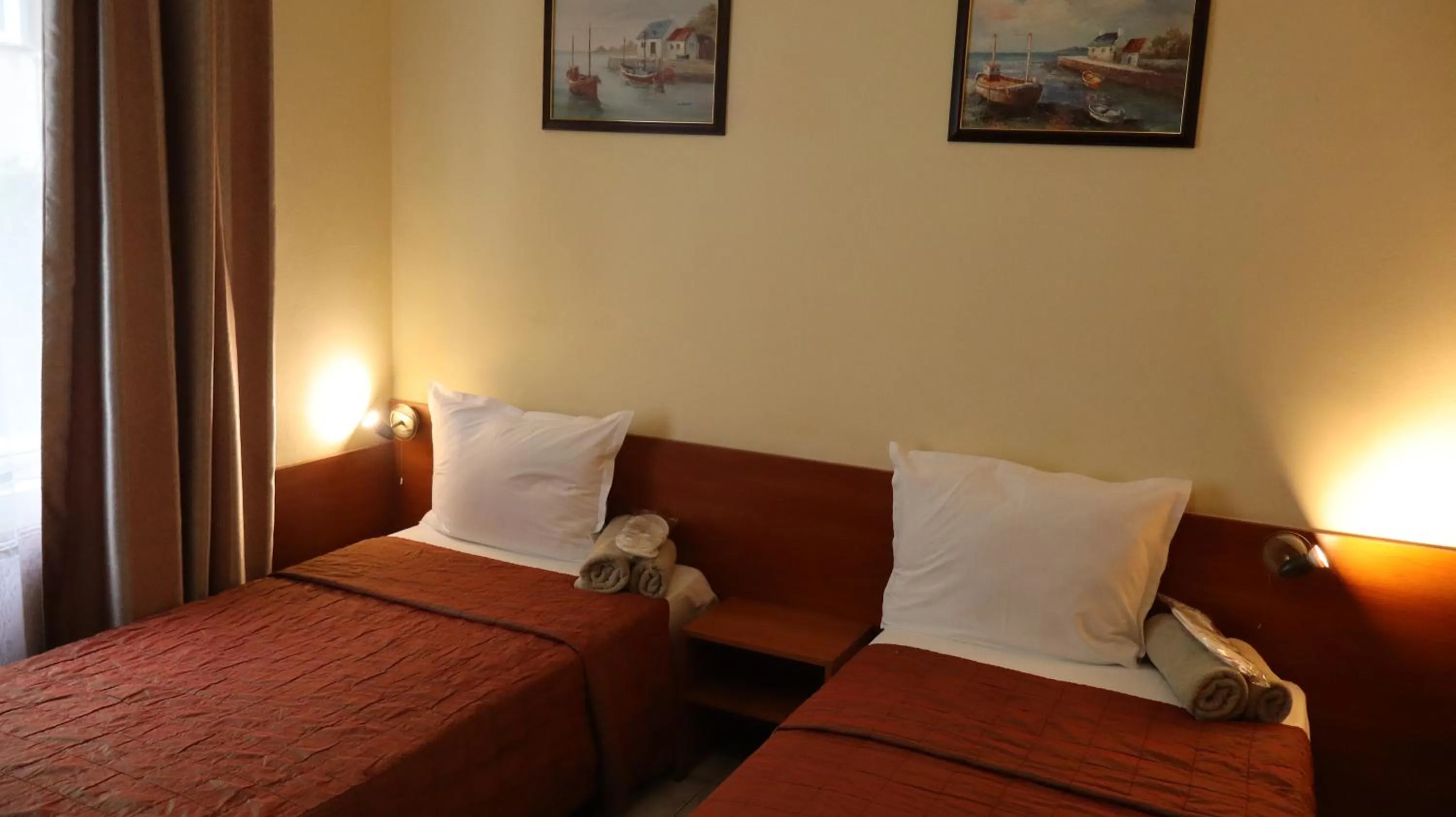 Bed in Hotel Palitra