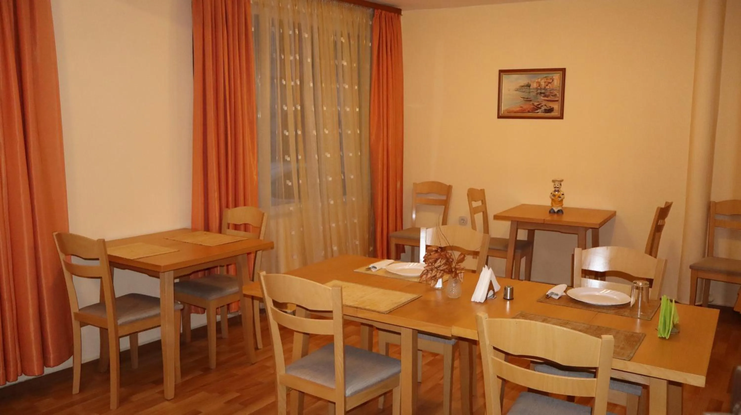 Dining area in Hotel Palitra
