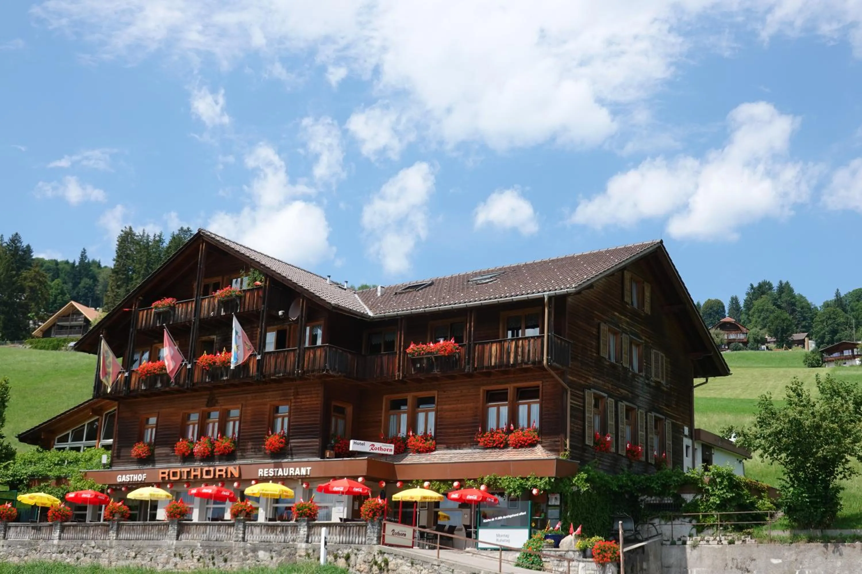 Property building in Hotel Rothorn Vintage-Style