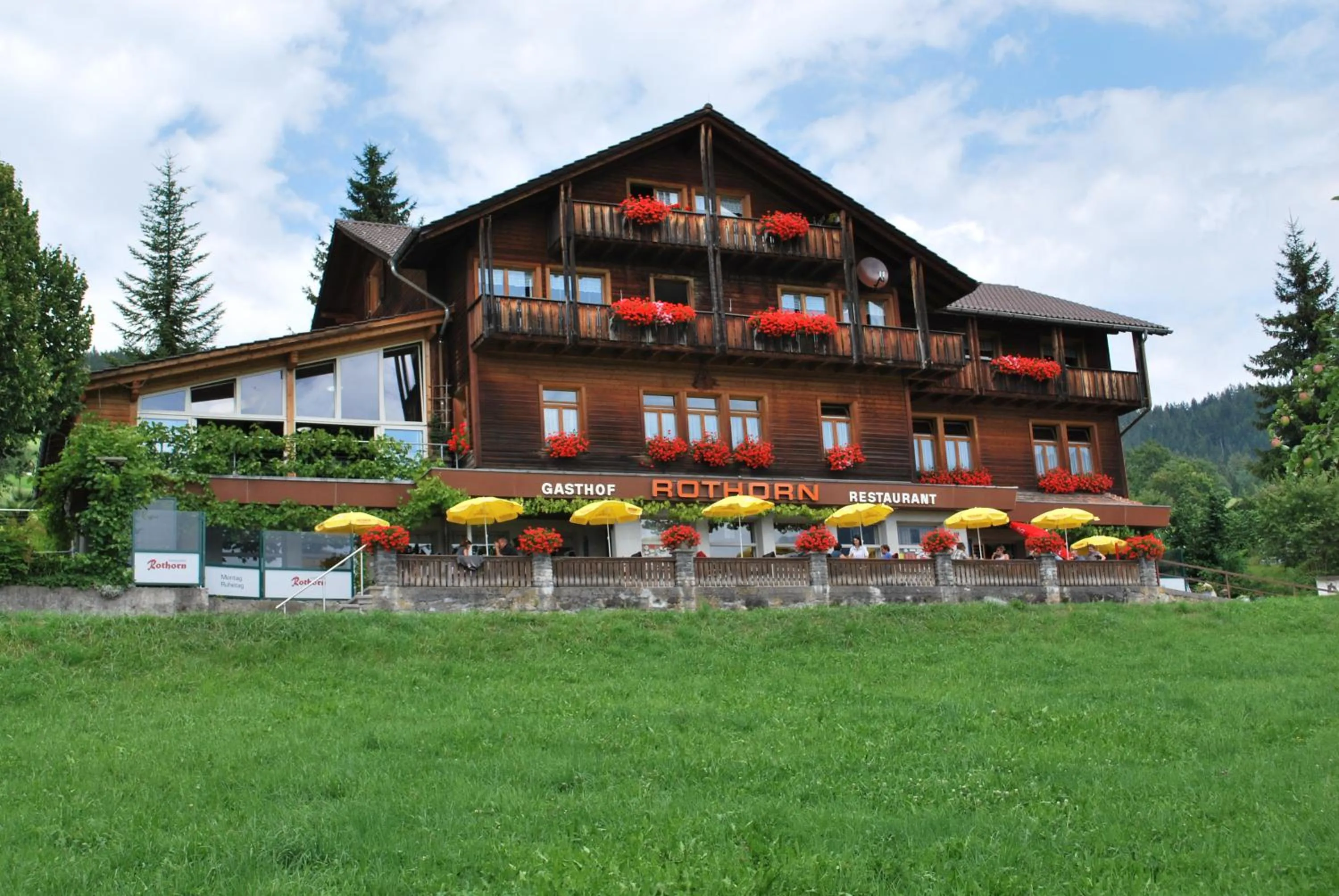 Property building in Hotel Rothorn Vintage-Style