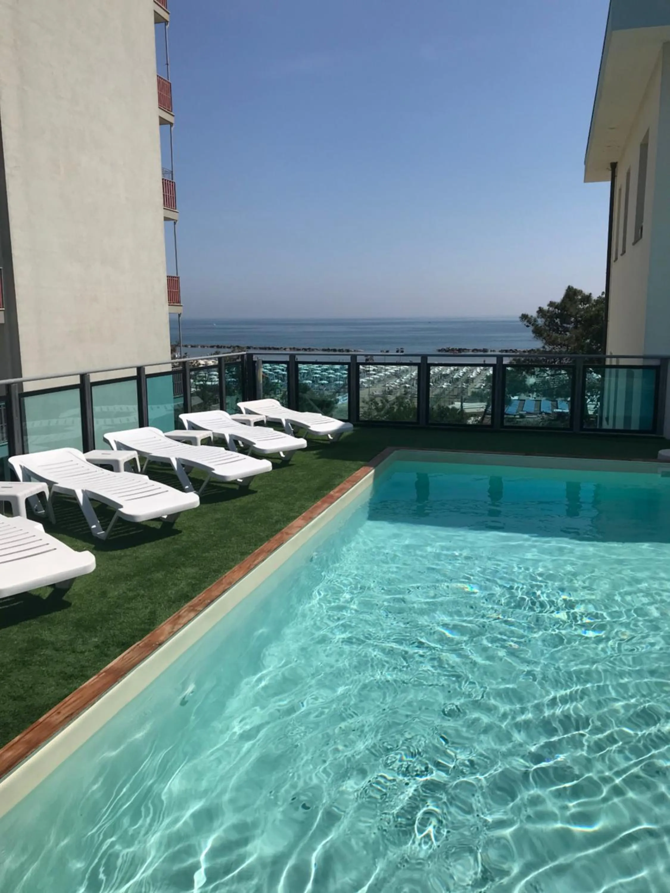 Swimming pool in Hotel Mirage