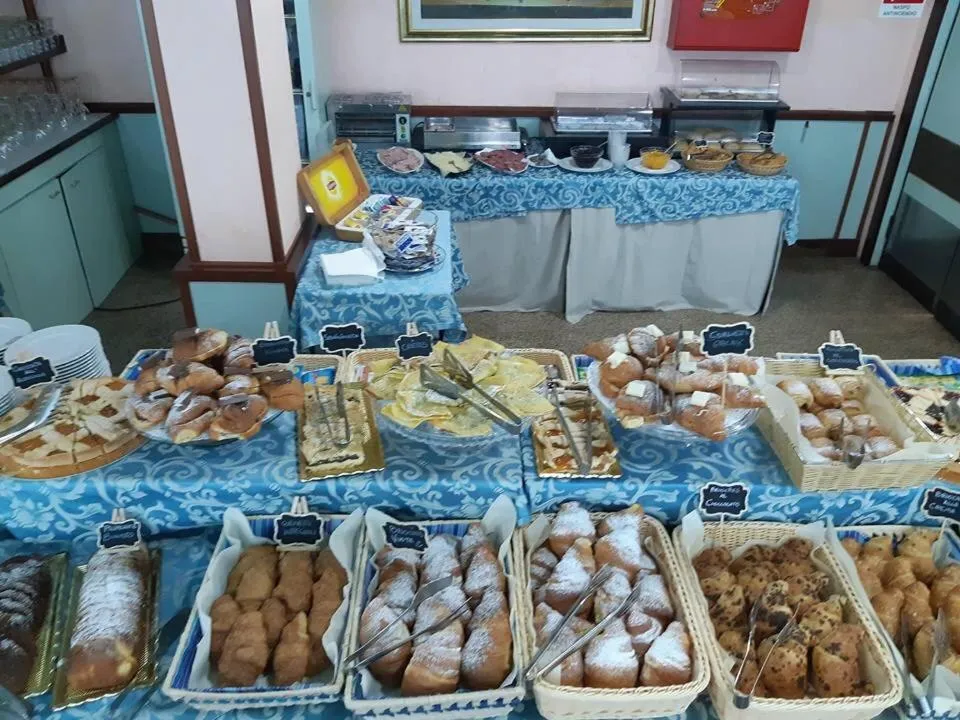 Food and drinks in Hotel Mirage