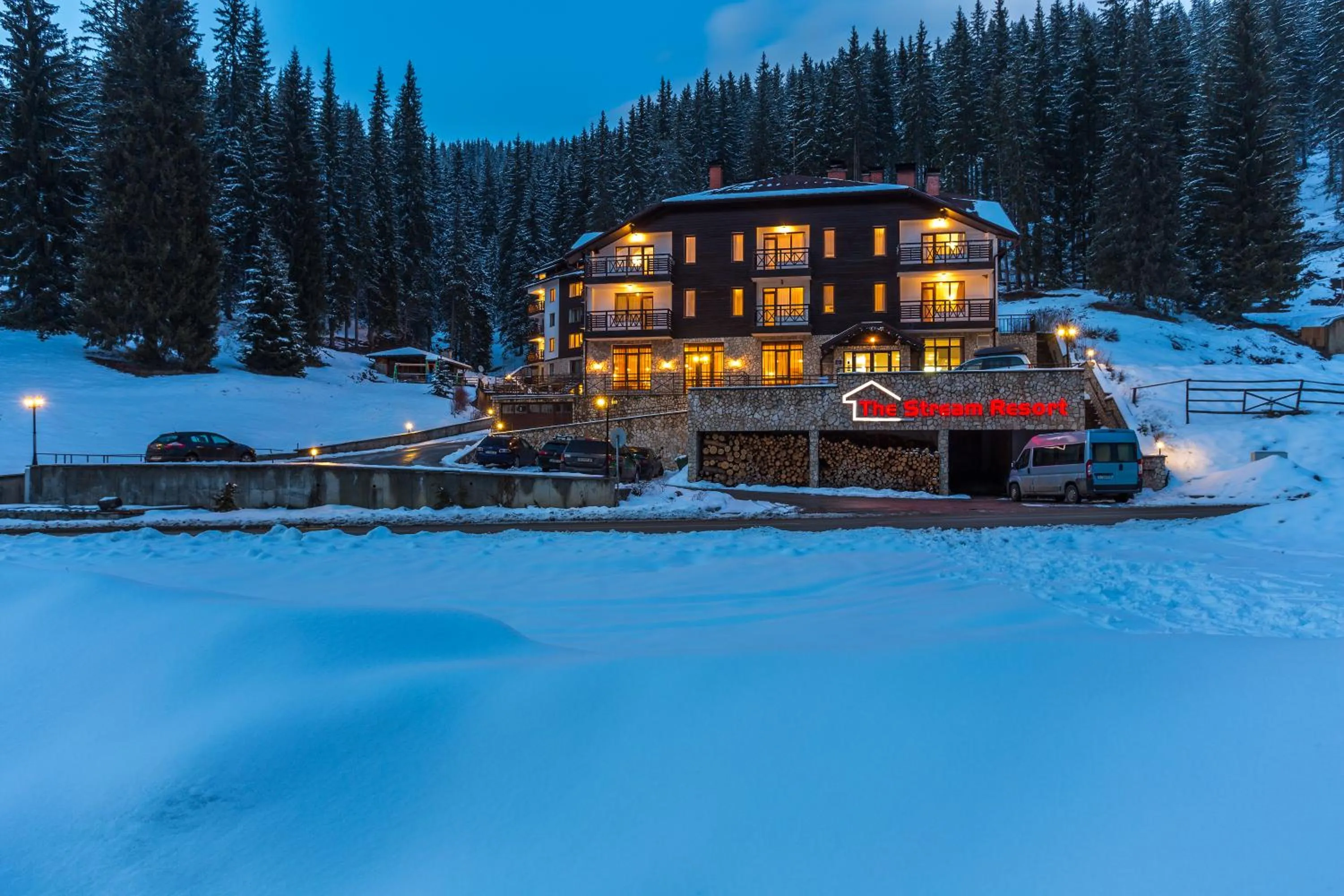 Facade/entrance in The Stream Resort Pamporovo