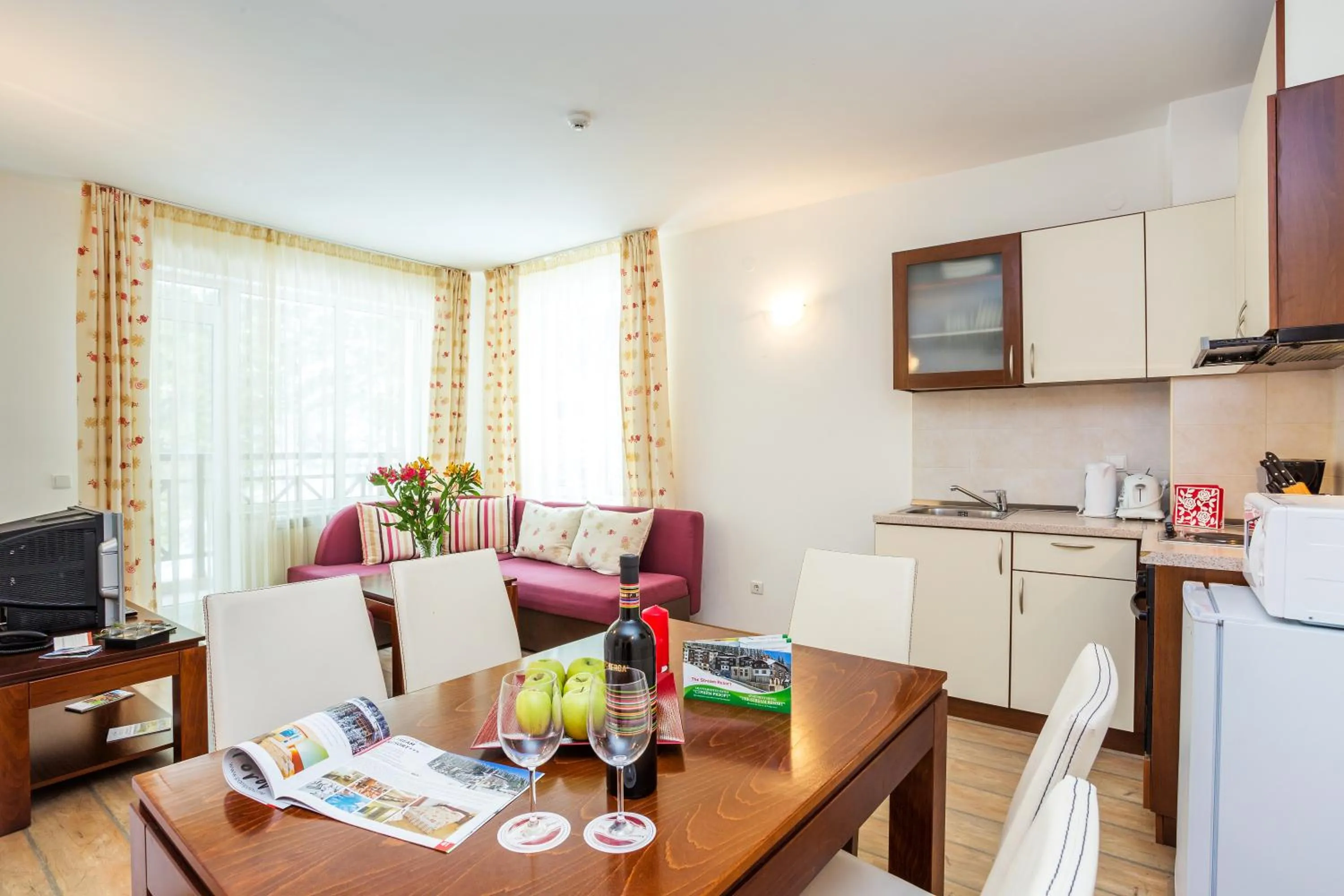 Kitchen or kitchenette in The Stream Resort Pamporovo