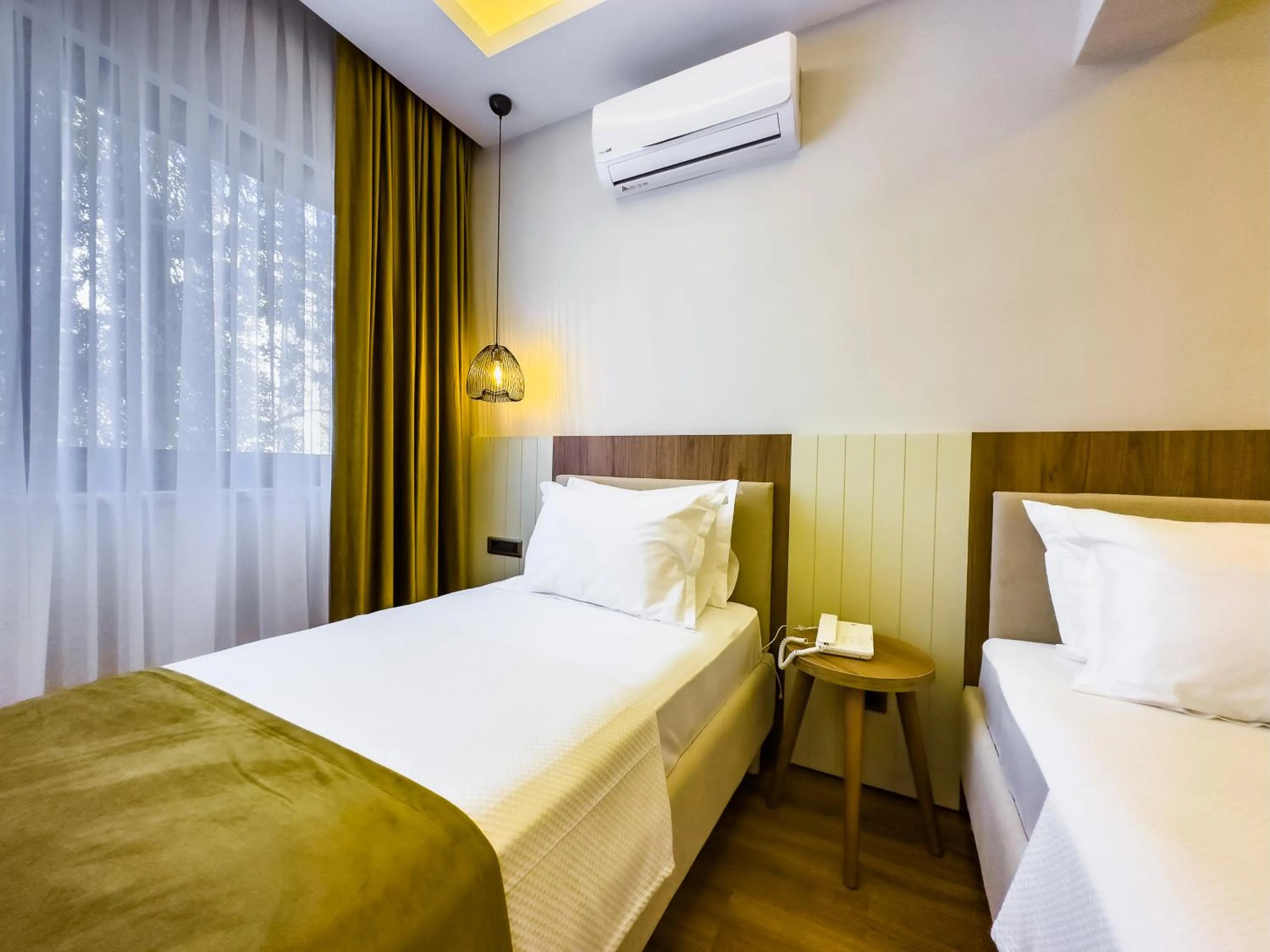 Photo of the whole room, Bed in Dedeoğlu Port Hotel