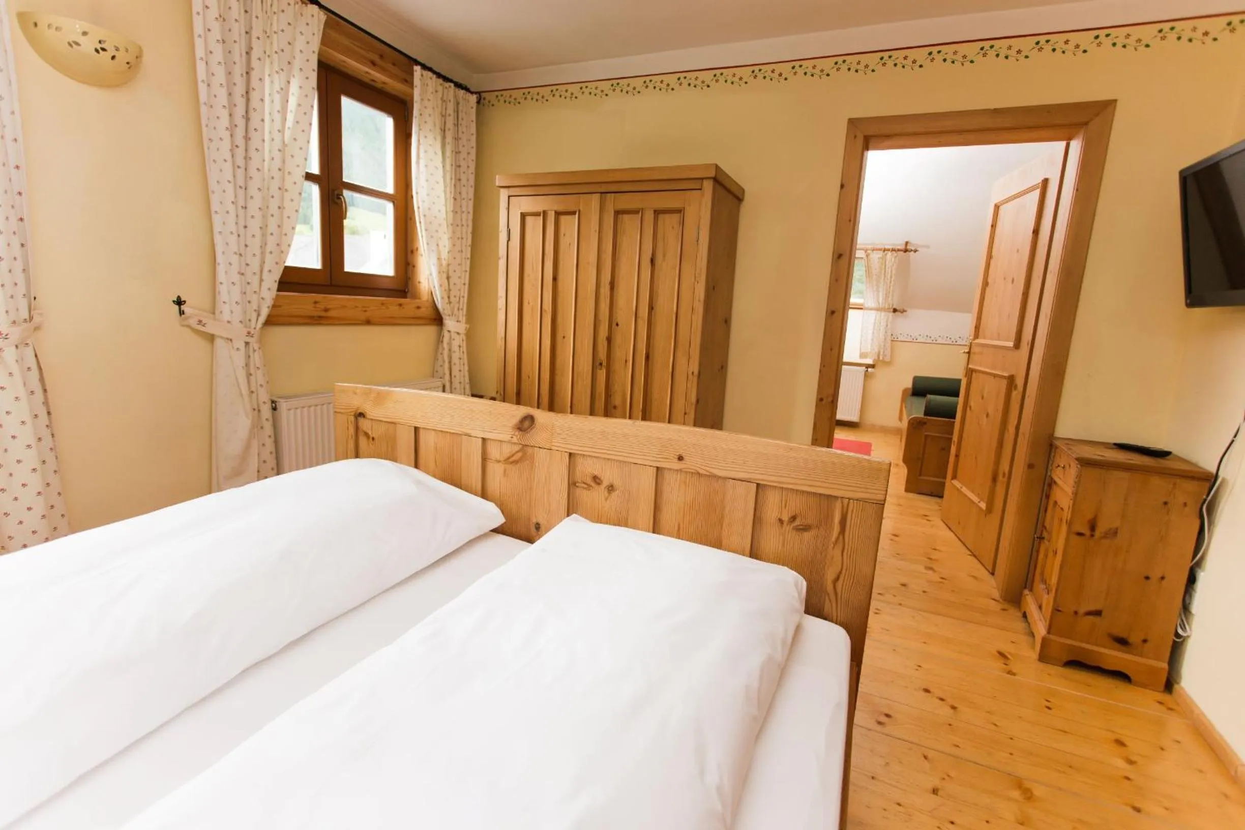 Bed in Hotel-Gasthof Weitgasser