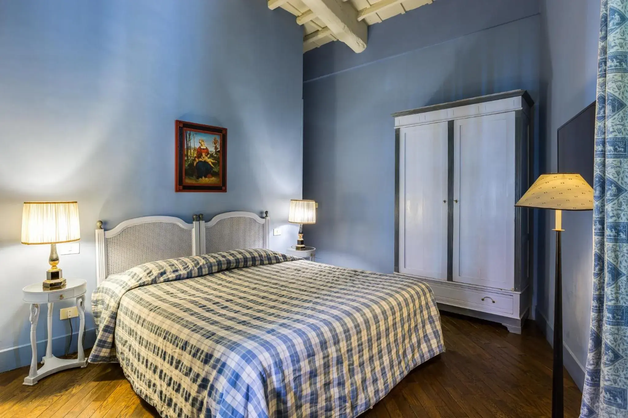 Comfort Double Room with External Private Bathroom in Casa Heberart Guest House Capo le Case Comfort Double Room with External Private Bathroom in Casa Heberart Guest House Capo le Case