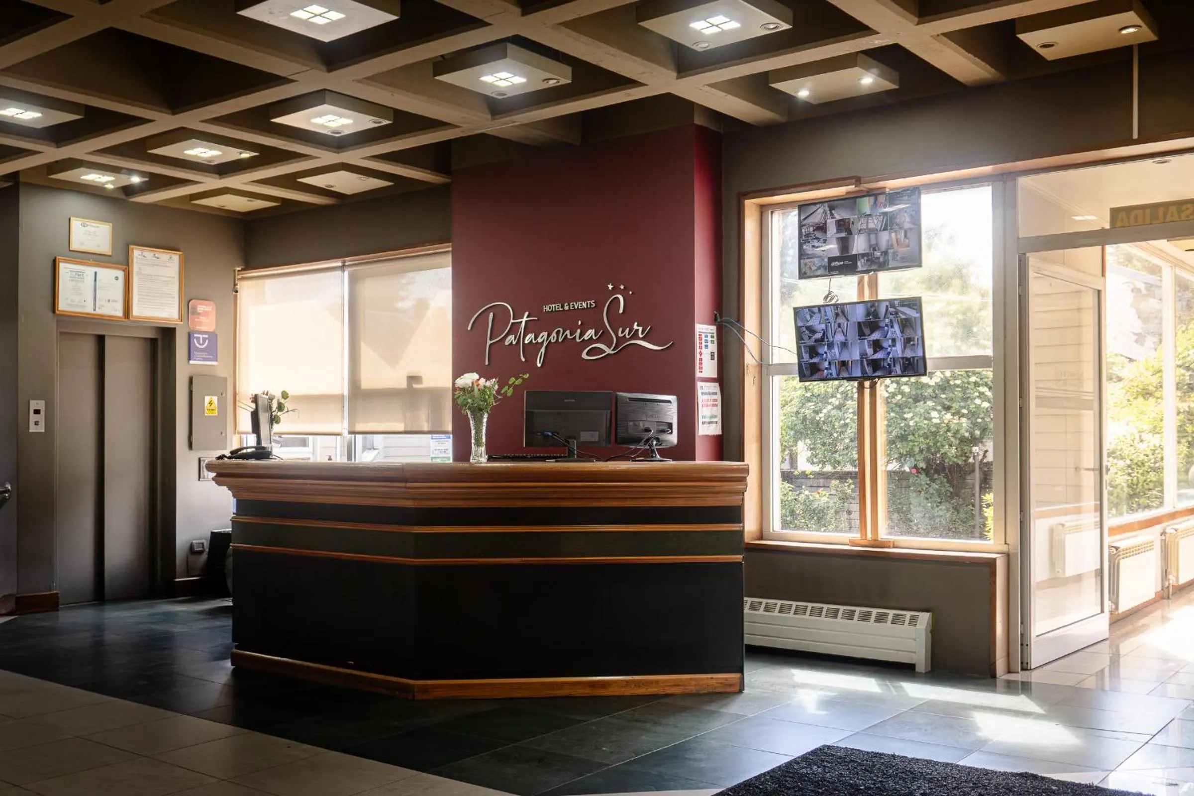 Lobby or reception in Patagonia Sur Hotel