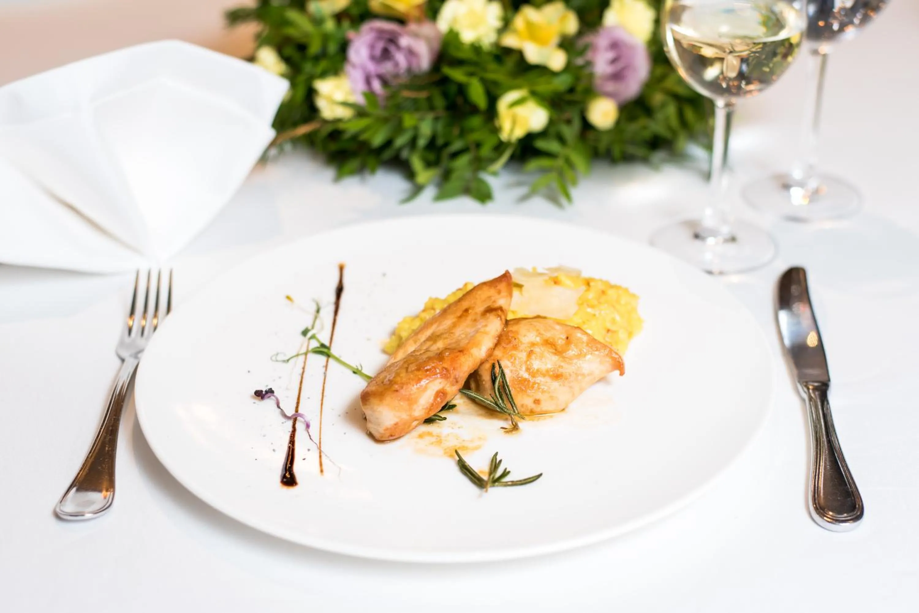 Restaurant/places to eat in Crystal Palace Boutique Hotel