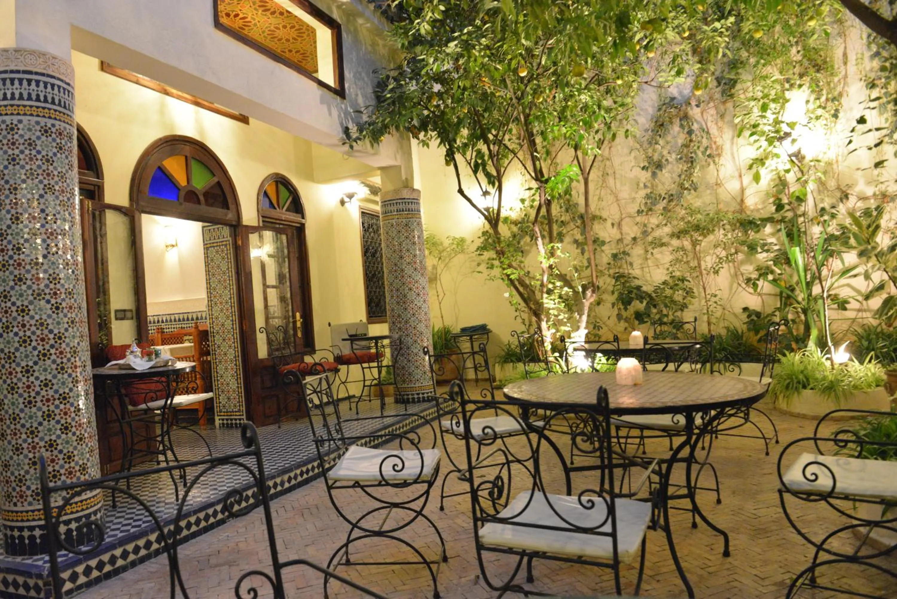 Restaurant/places to eat in Riad Jardin Chrifa