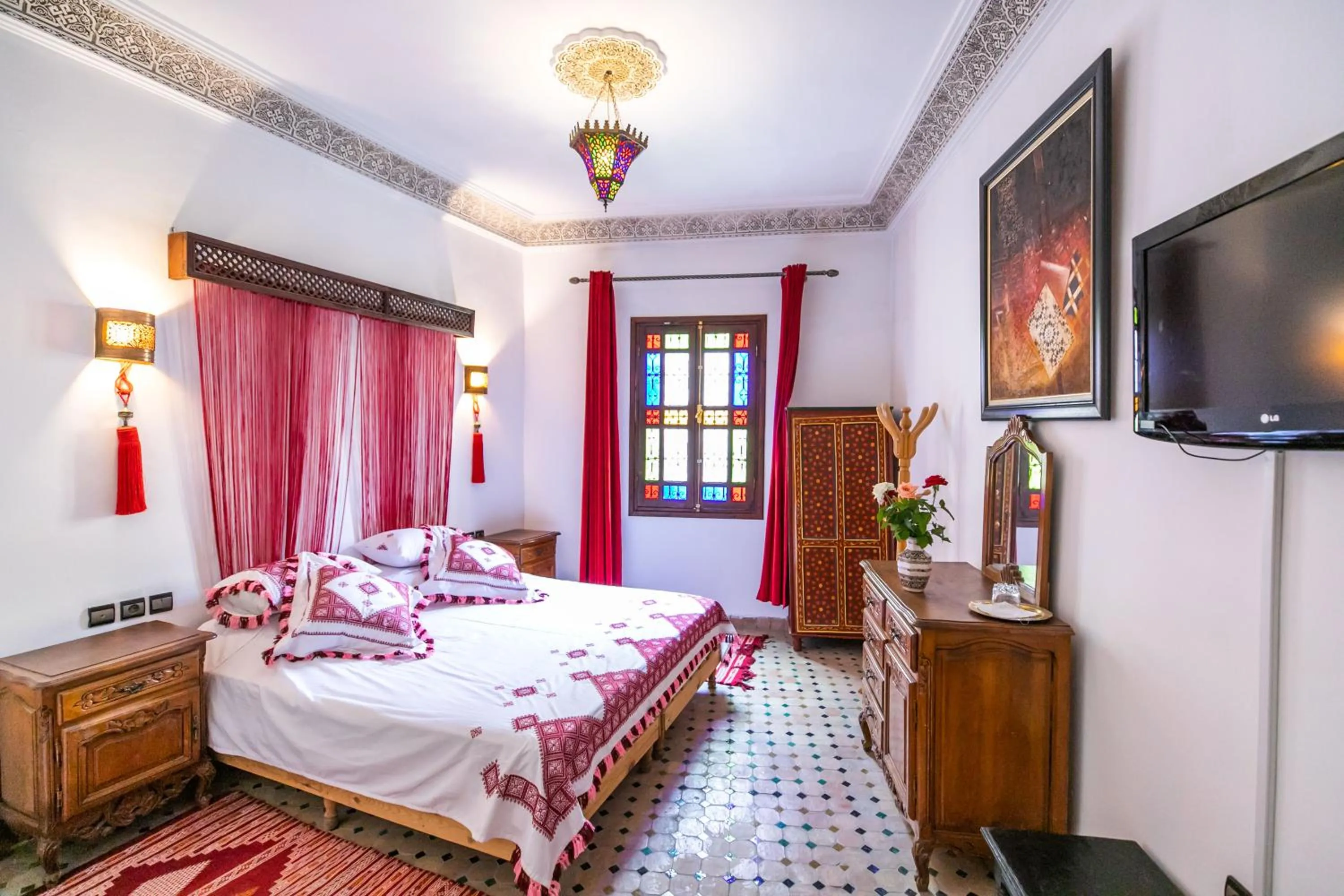 Bathroom, Bed in Riad Jardin Chrifa