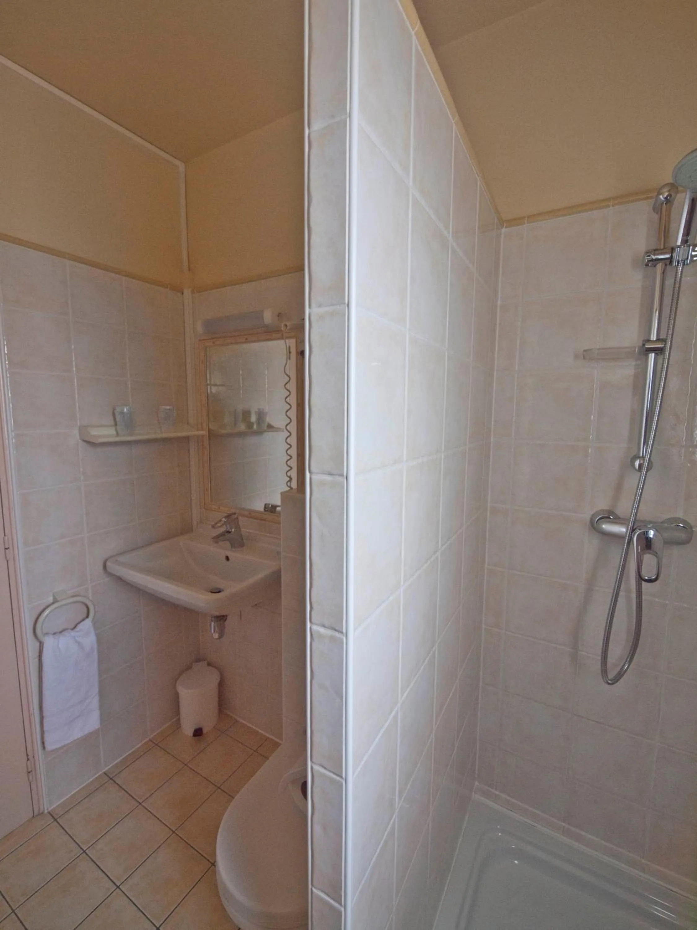 Bathroom in Hotel Les Oliviers