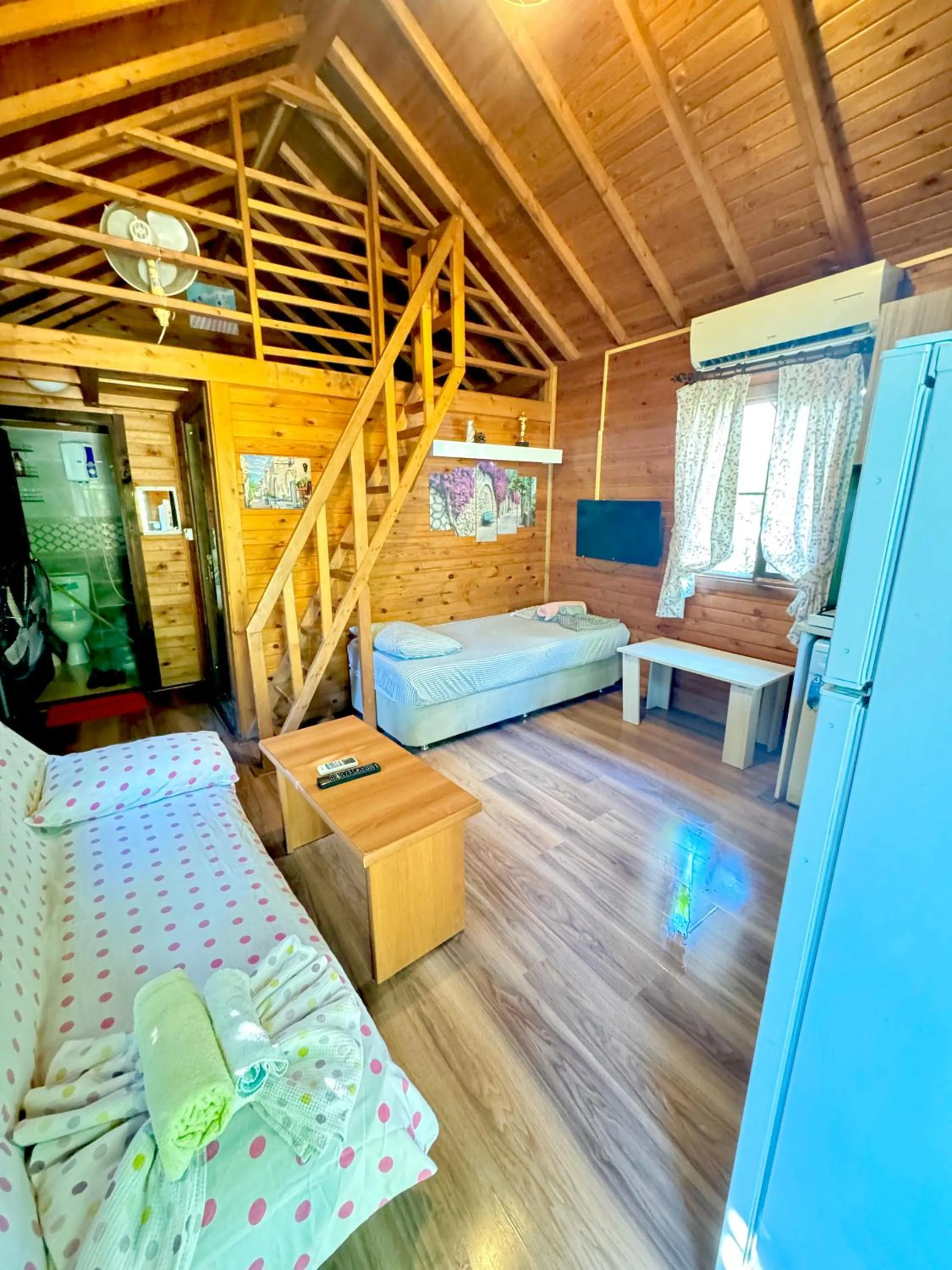 Communal lounge/ TV room, Bed in Villa Balım