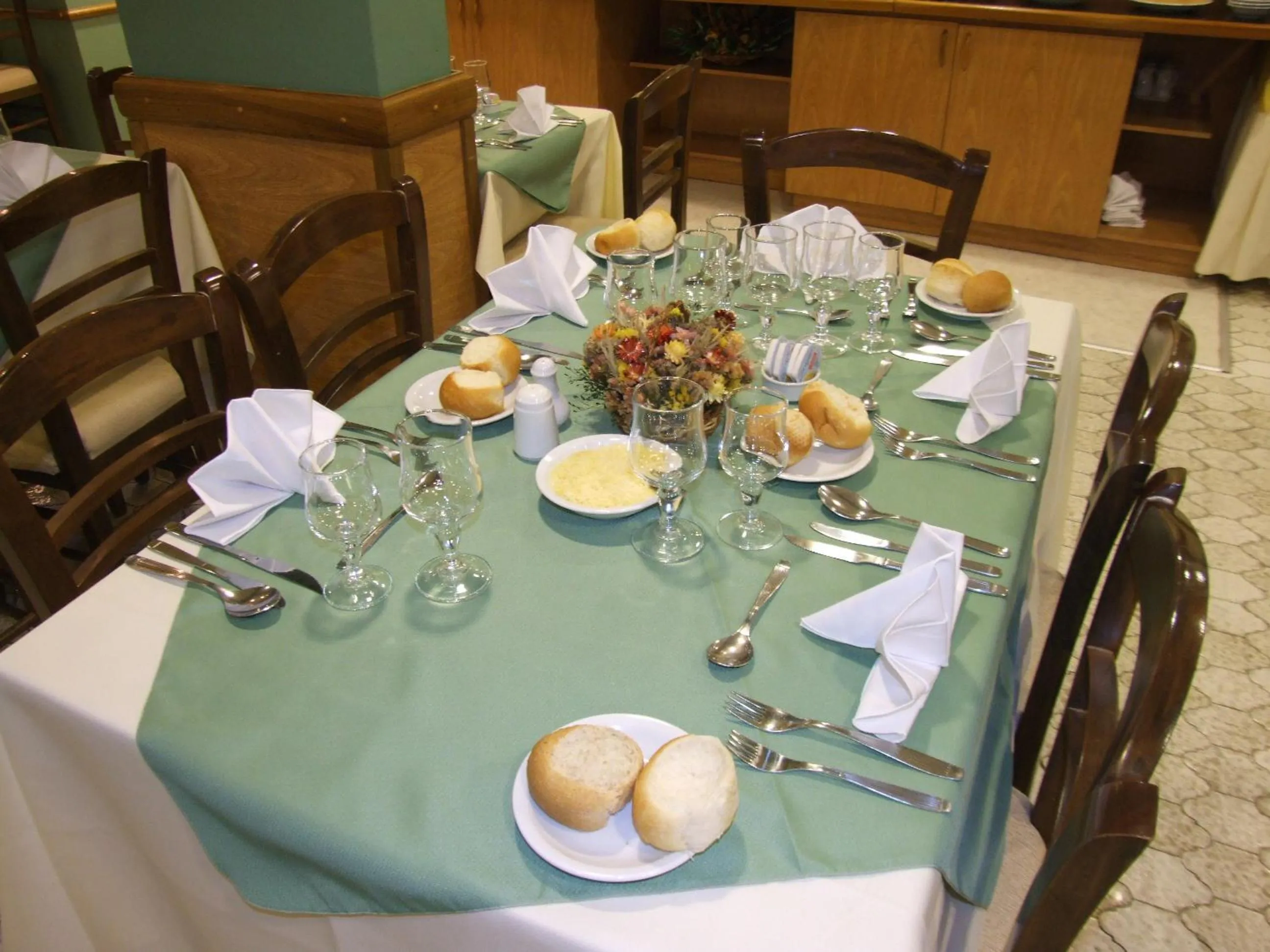 Restaurant/places to eat in Hotel Internacional