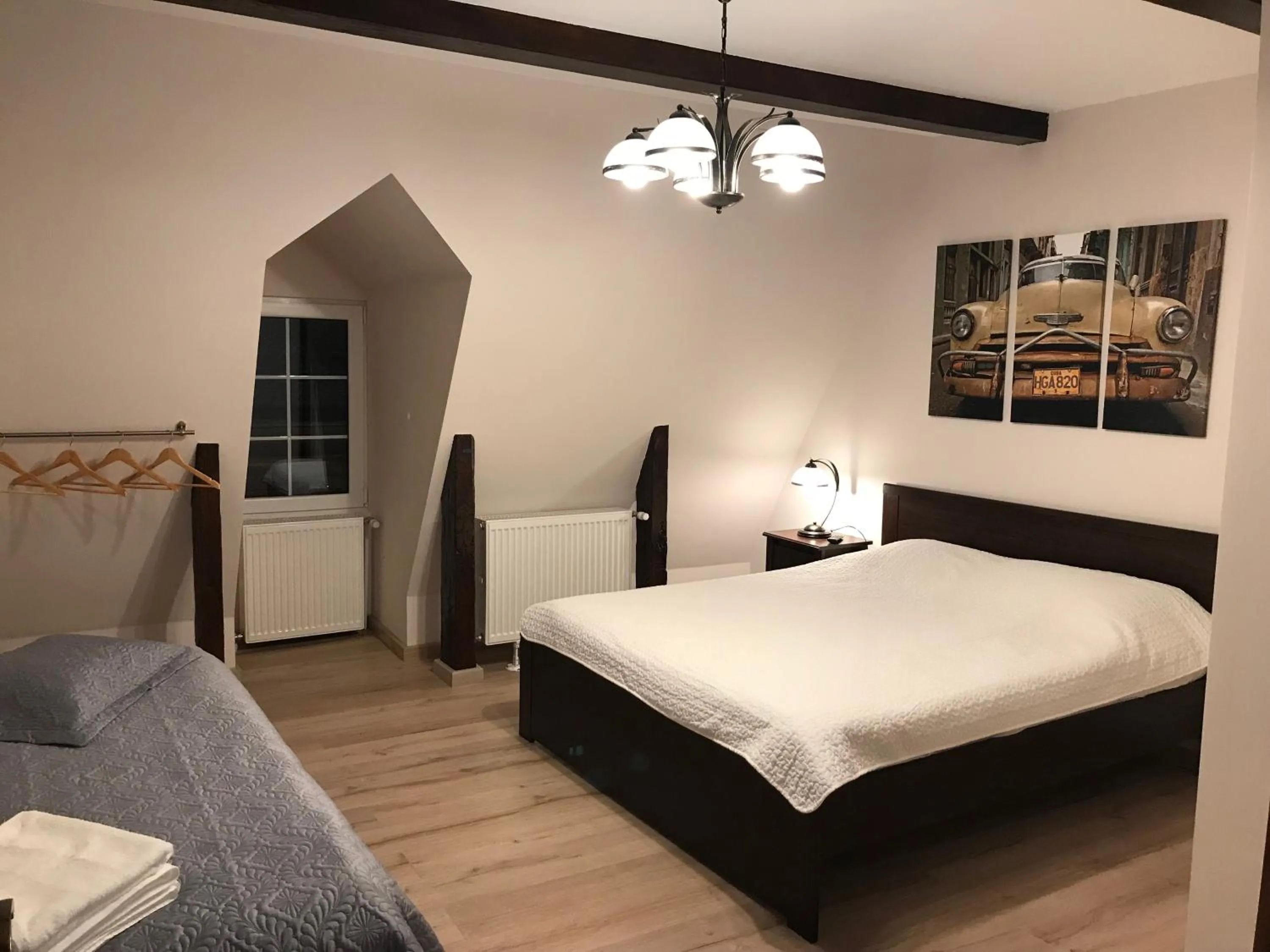 Photo of the whole room, Bed in House 54