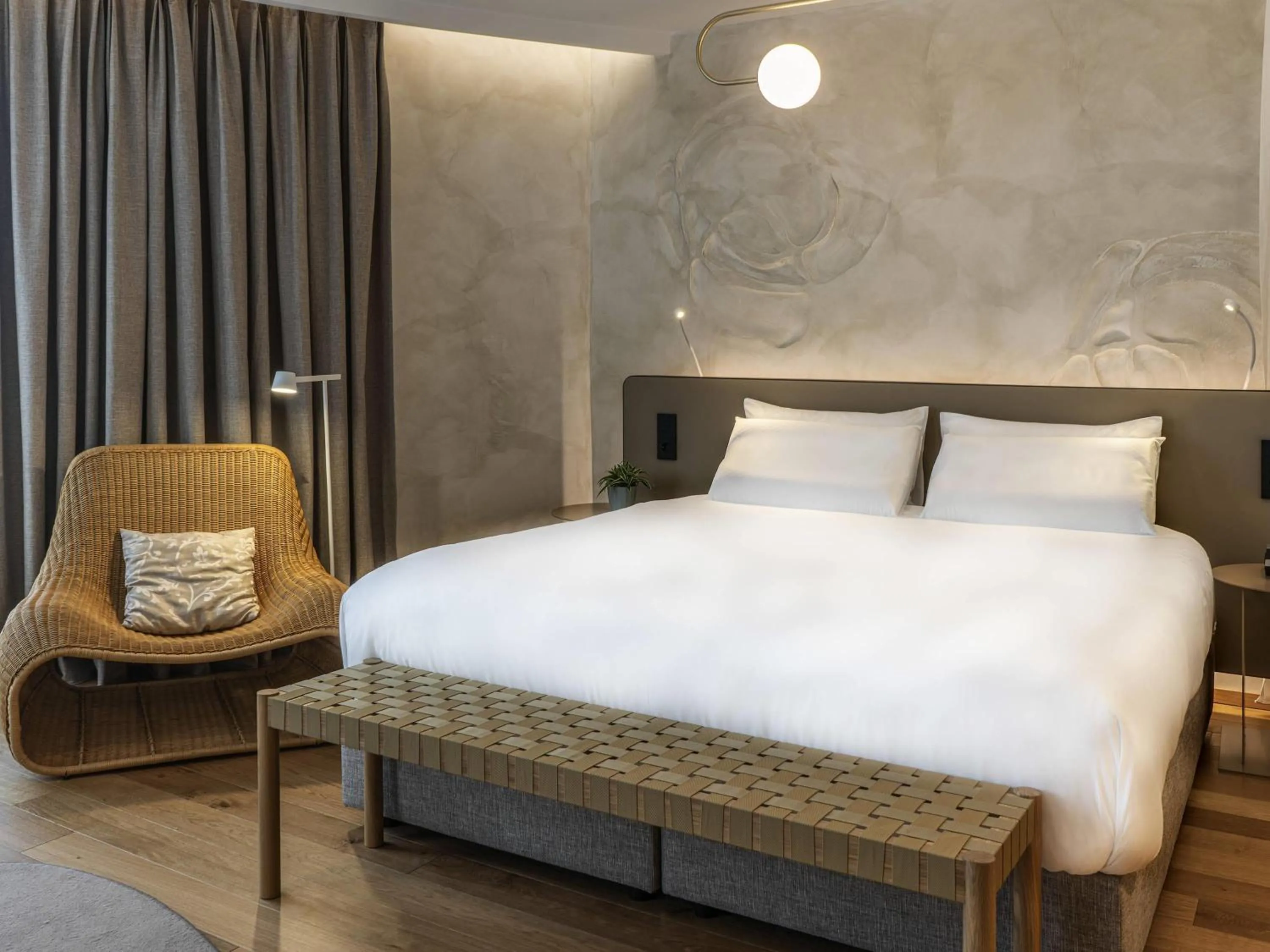 Bedroom, Bed in Maison Sofia - MGallery