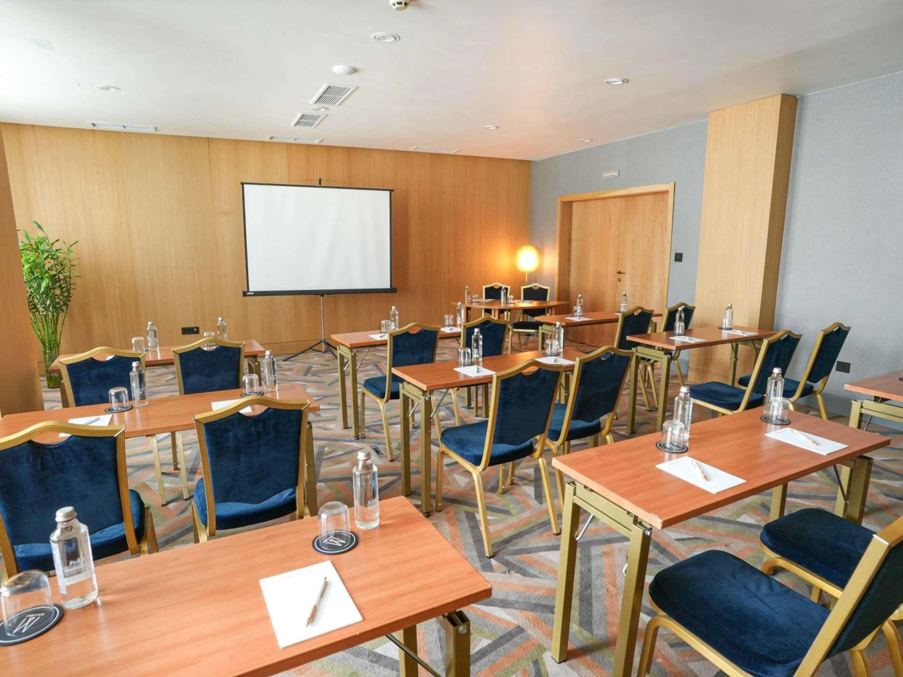 Meeting/conference room in Maison Sofia - MGallery