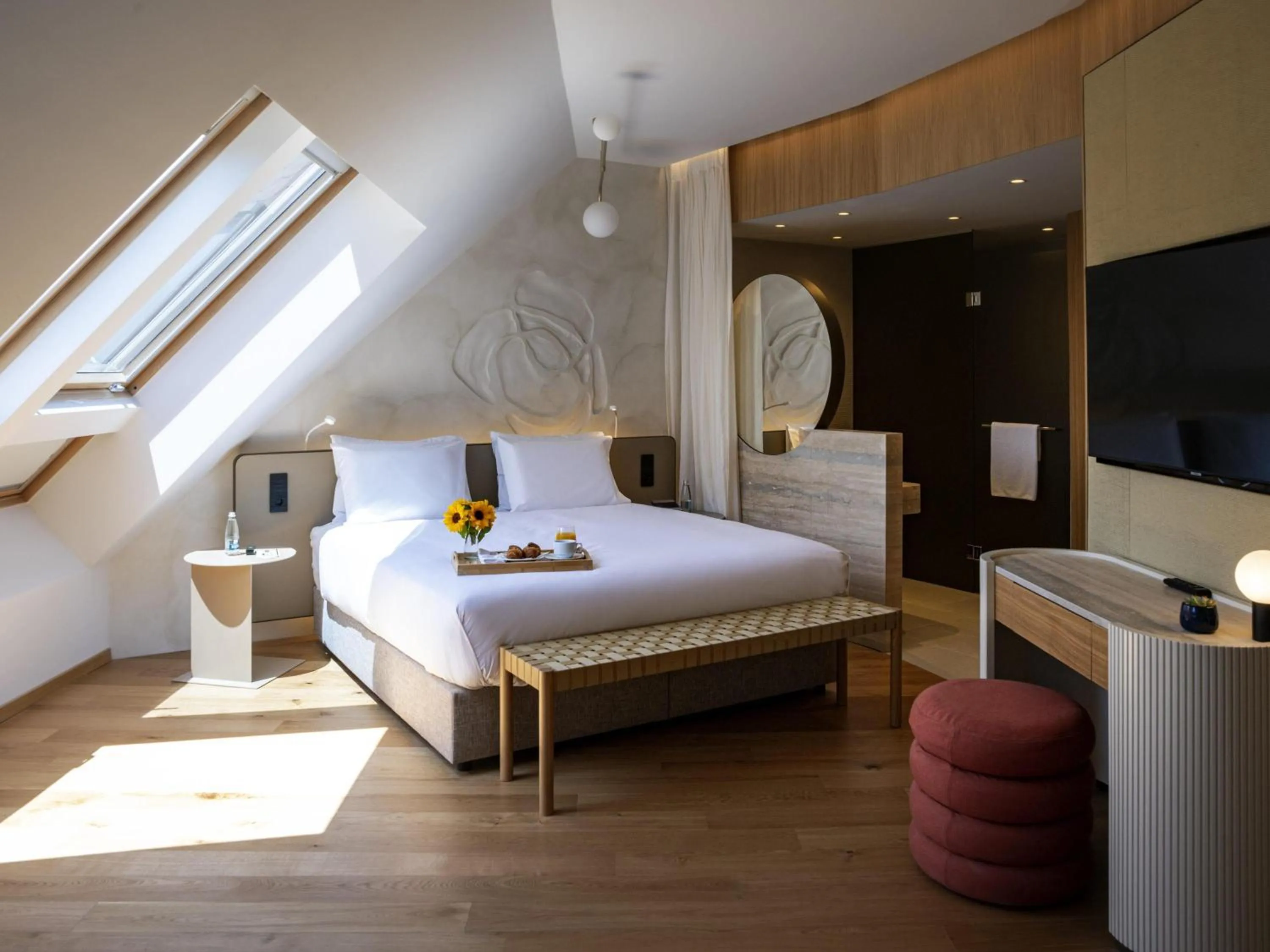 Bedroom, Bed in Maison Sofia - MGallery