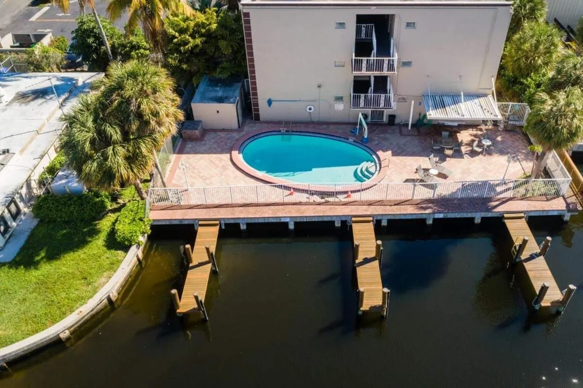 Day in Executive Economy Lodge