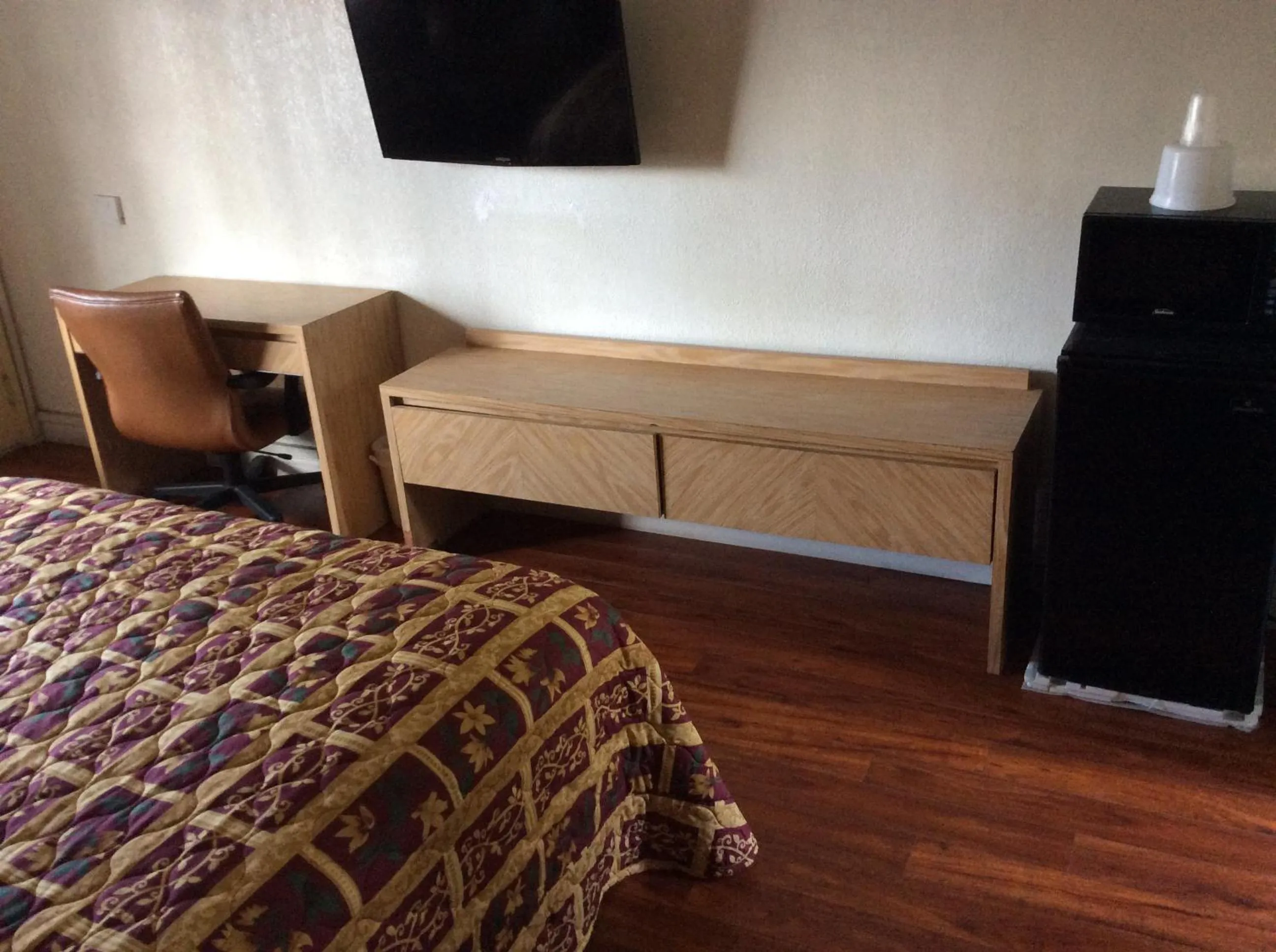 Decorative detail, Bed in American Inn