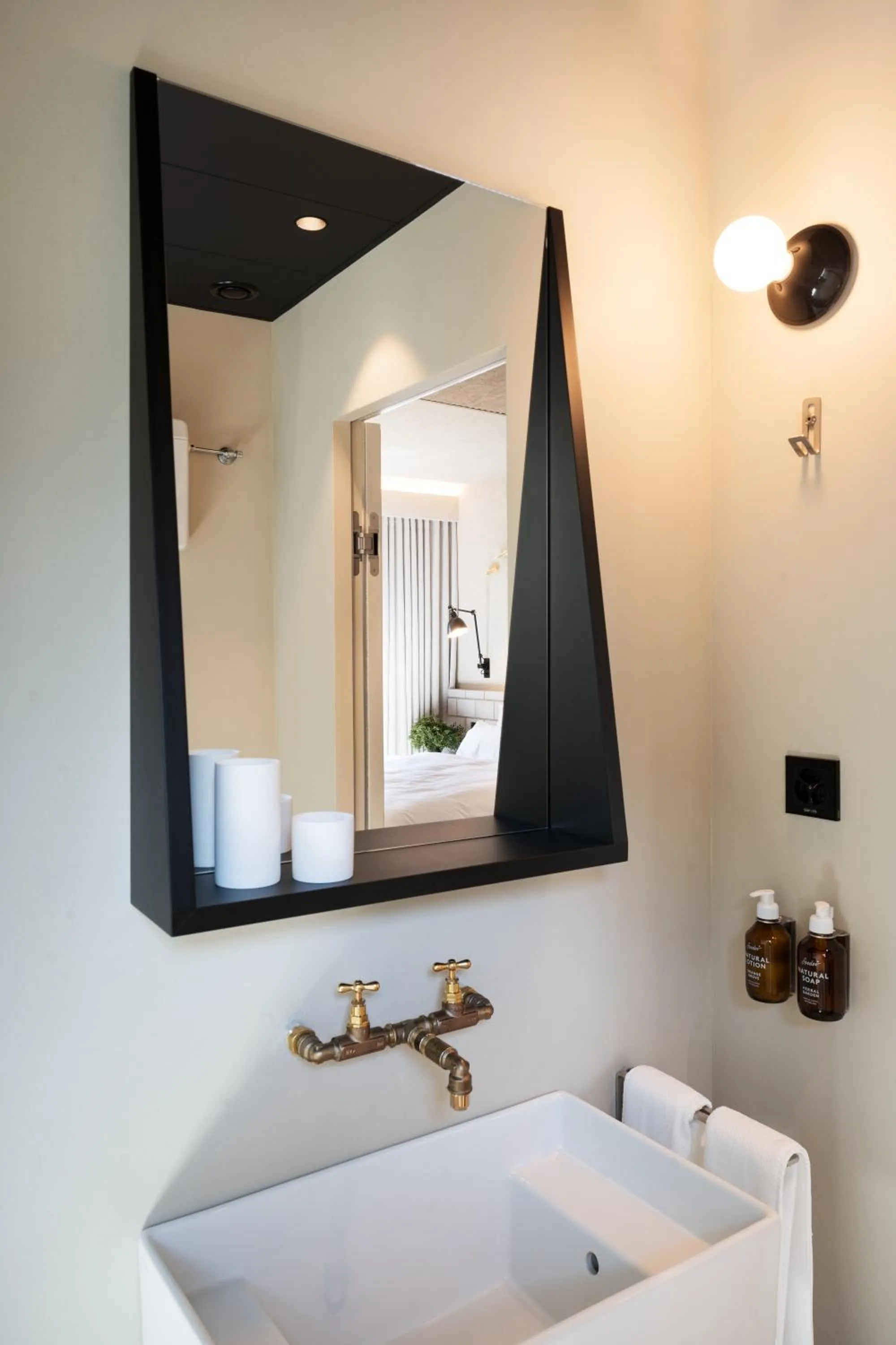 Bed in B5 Boutique & Design Hotel - Digital Check in - Adults Only