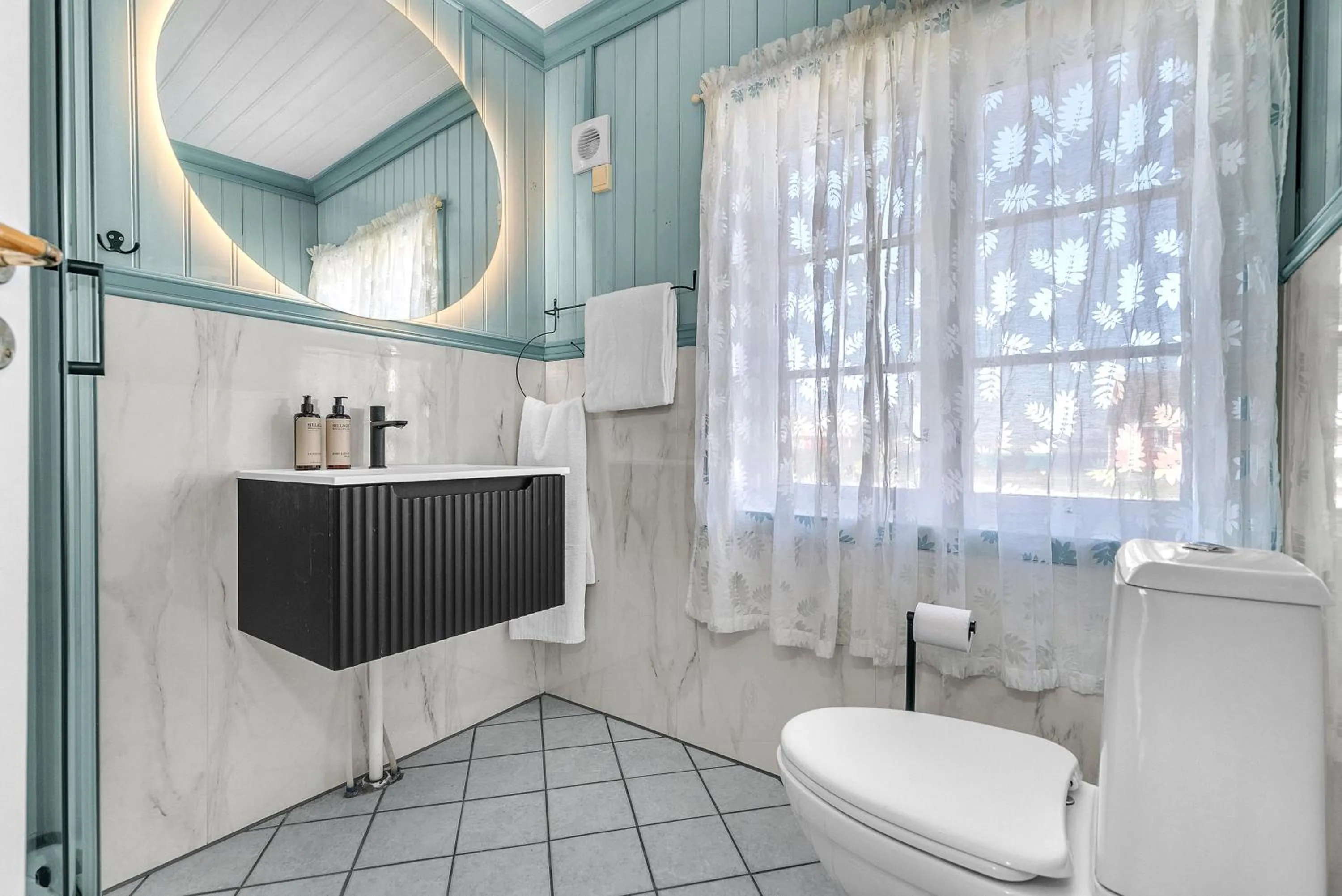 Bathroom in Sandtorgholmen Hotel - Best Western Signature Collection