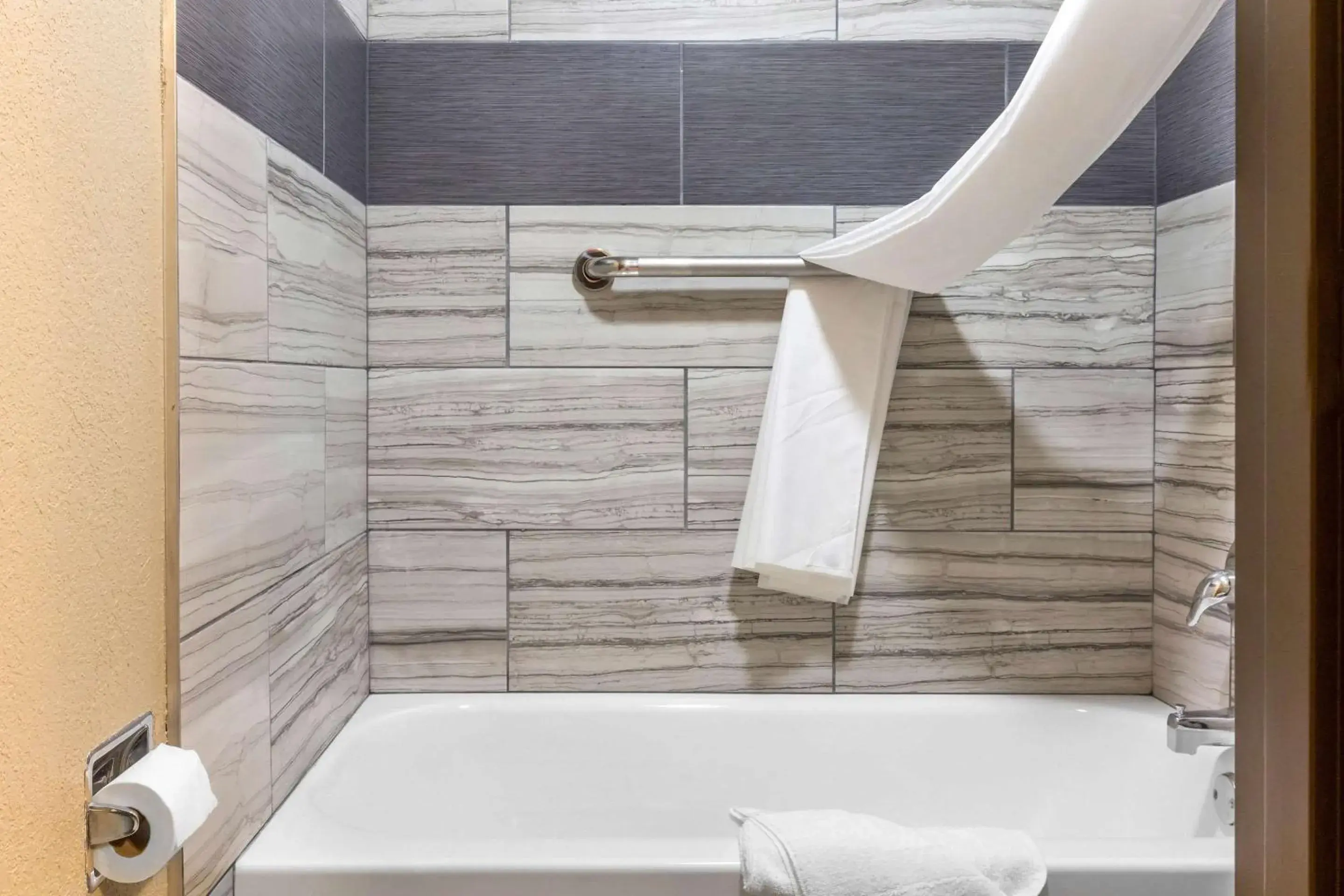 King Room - Non-Smoking in Quality Inn Lamar King Room - Non-Smoking in Quality Inn Lamar