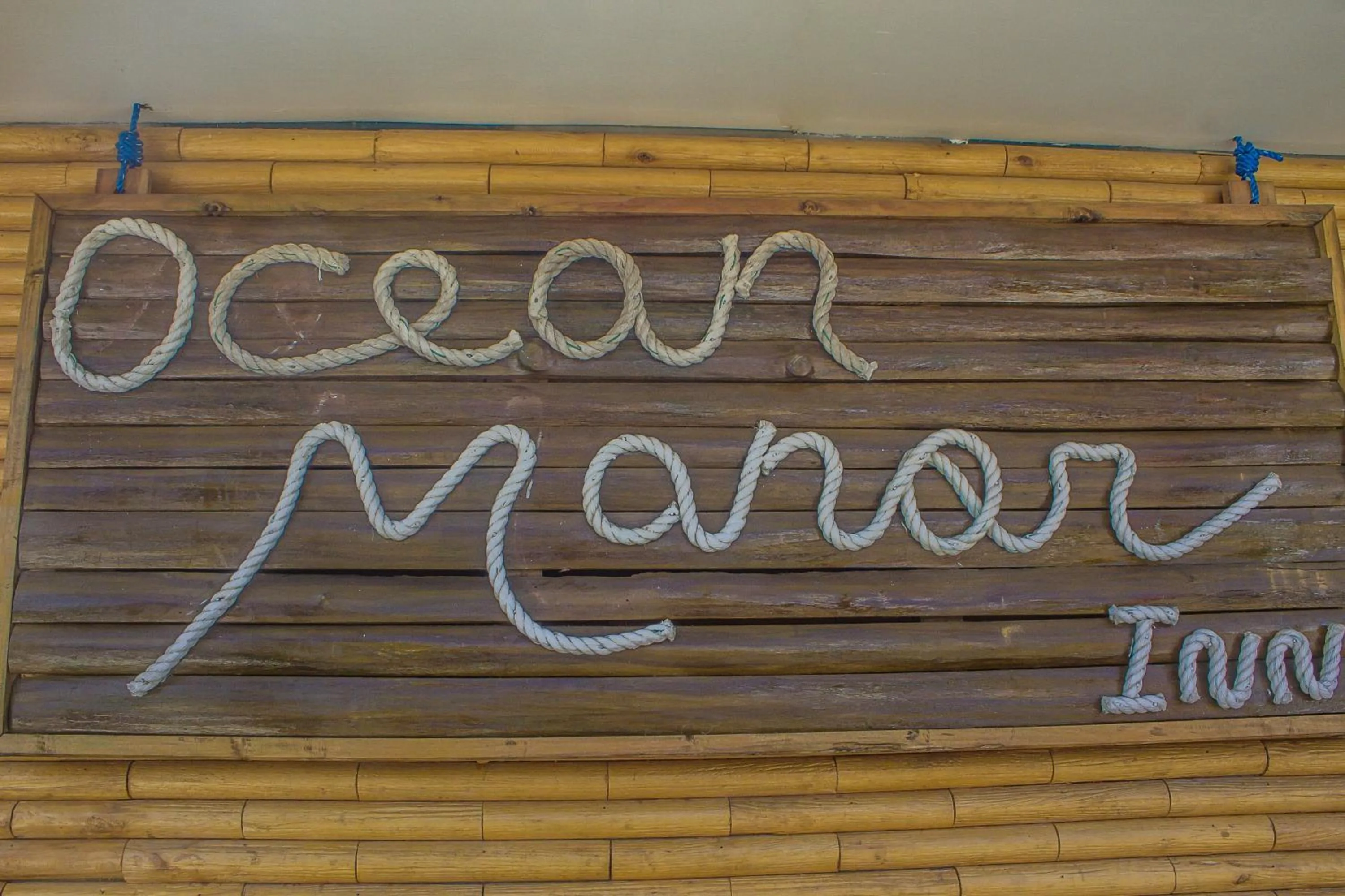 Facade/entrance in Ocean Manor Inn