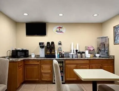 Restaurant/places to eat in Super 8 by Wyndham Canon City