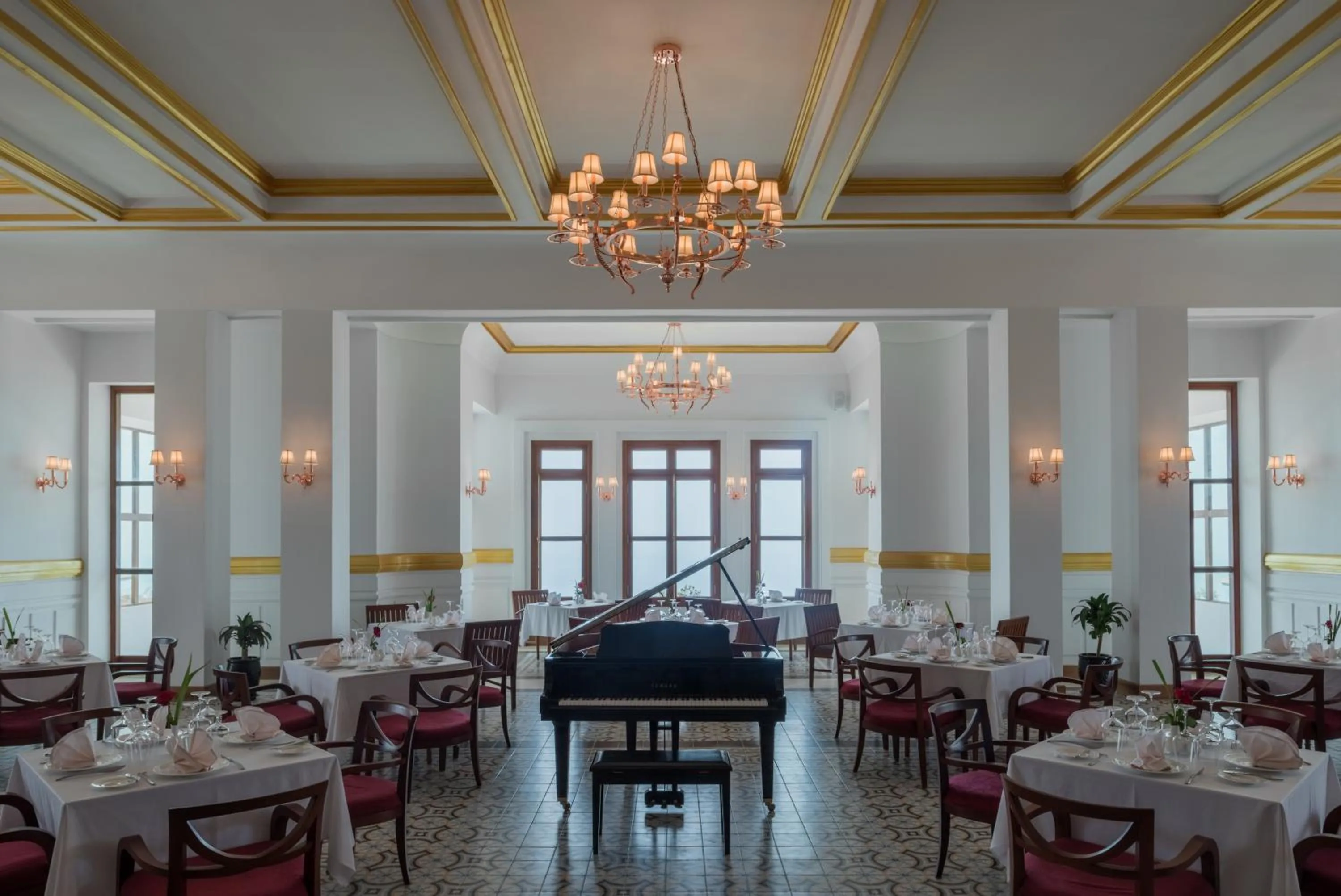 Restaurant/places to eat in Le Bokor Palace