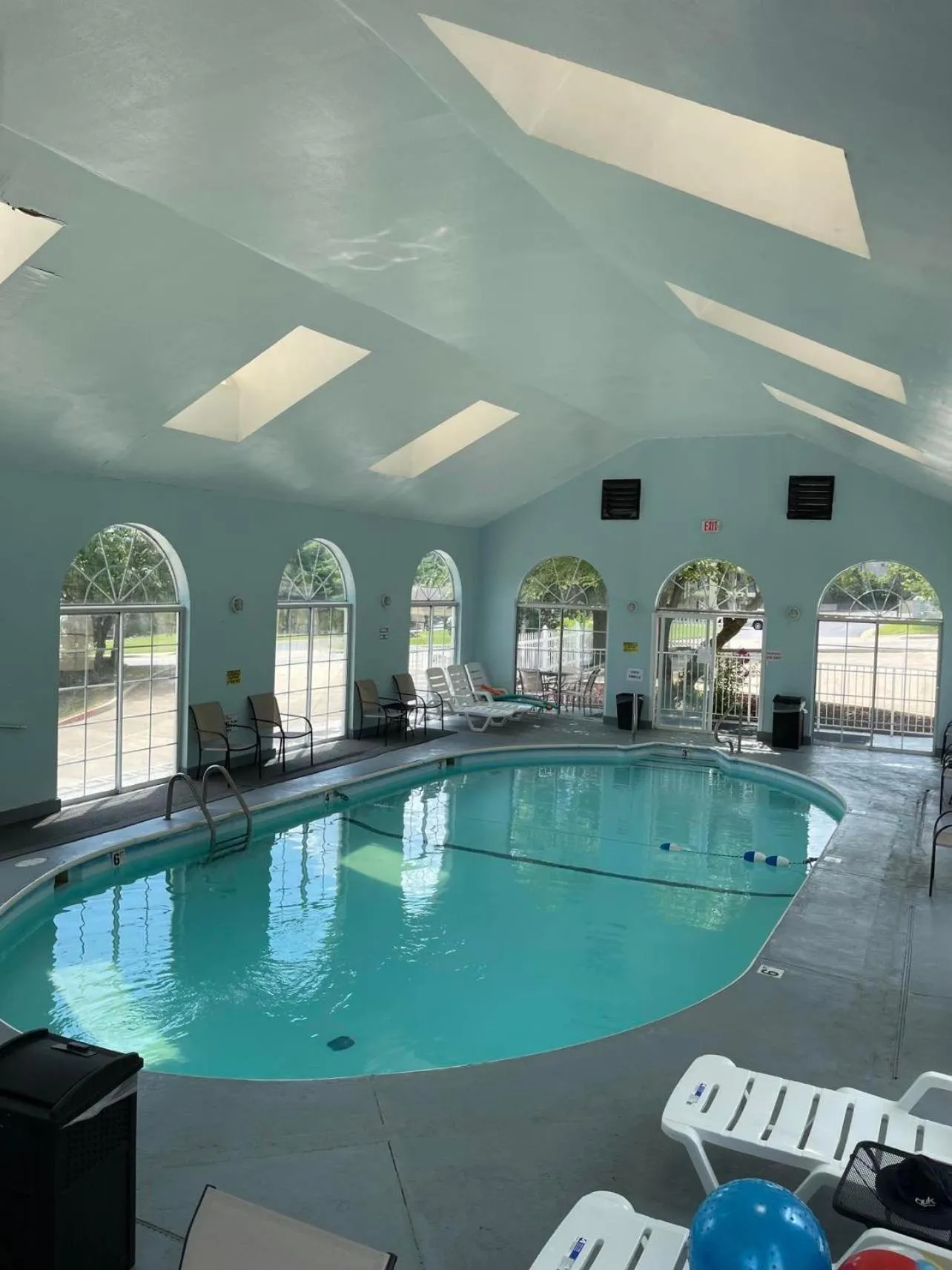 Pool view in Carriage House Inn