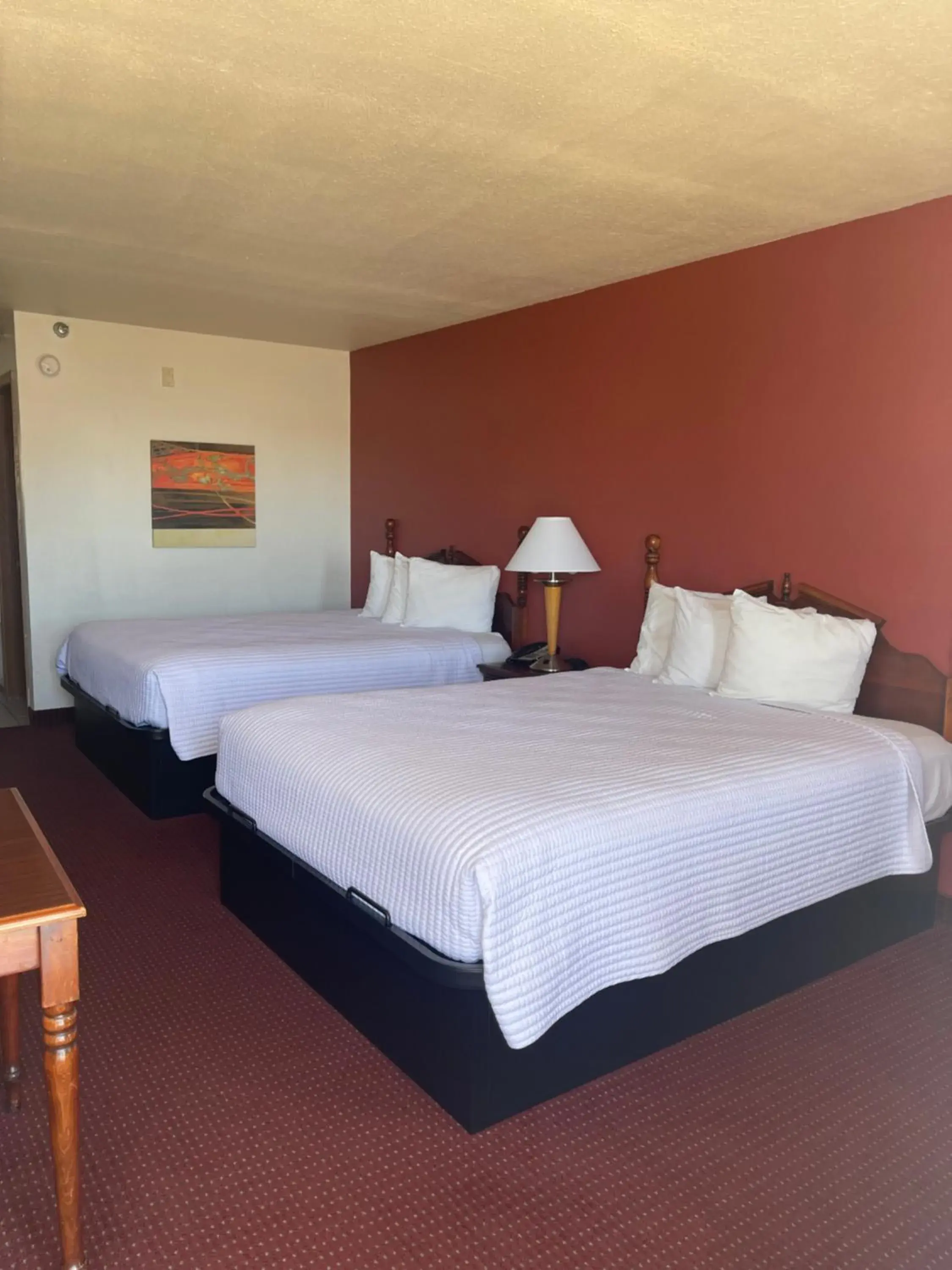 Queen Room with Two Queen Beds - Third Floor in Carriage House Inn Queen Room with Two Queen Beds - Third Floor in Carriage House Inn