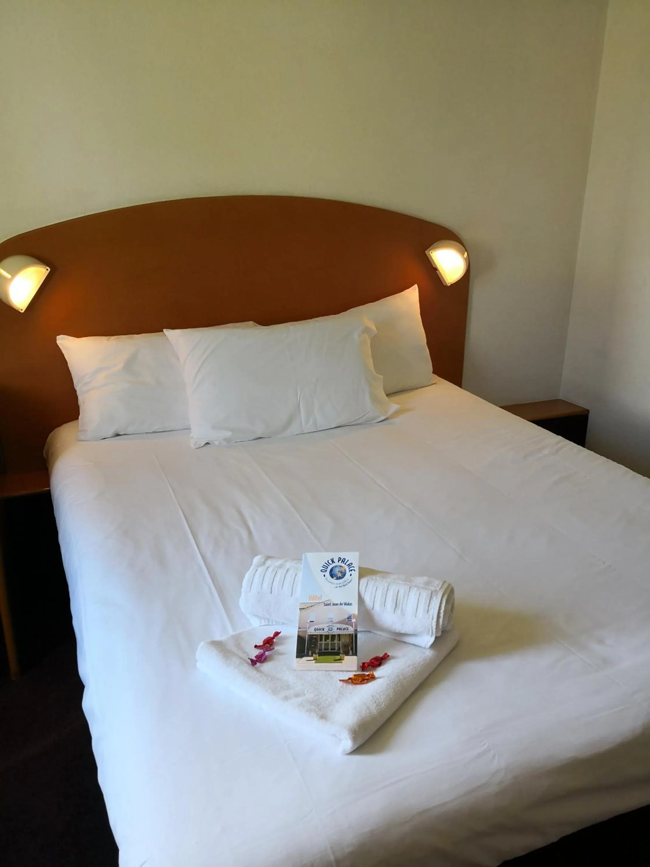 Bed in Quick Palace St Jean De Vedas - A709