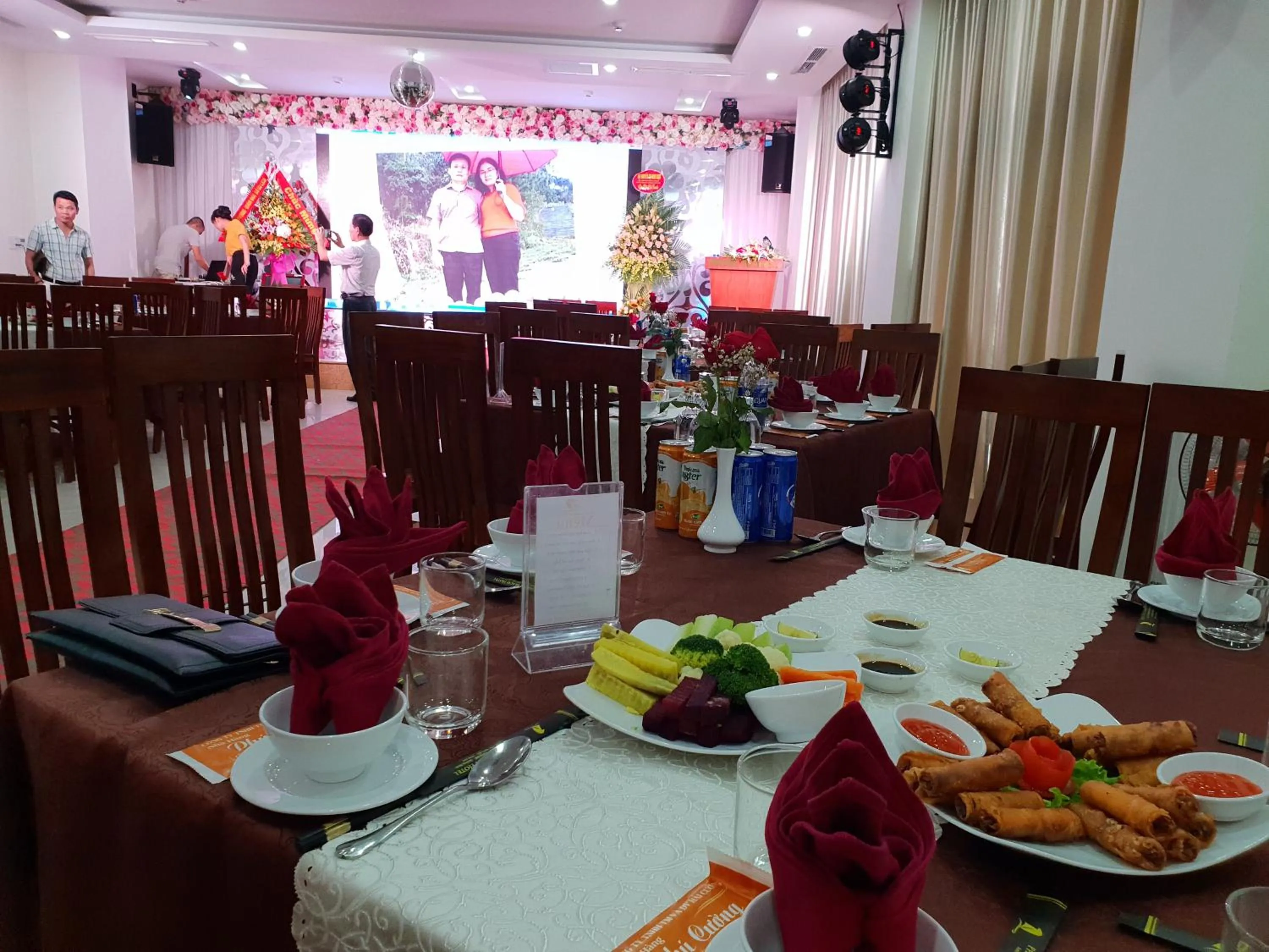 Restaurant/places to eat in Phu Cuong Beach Hotel