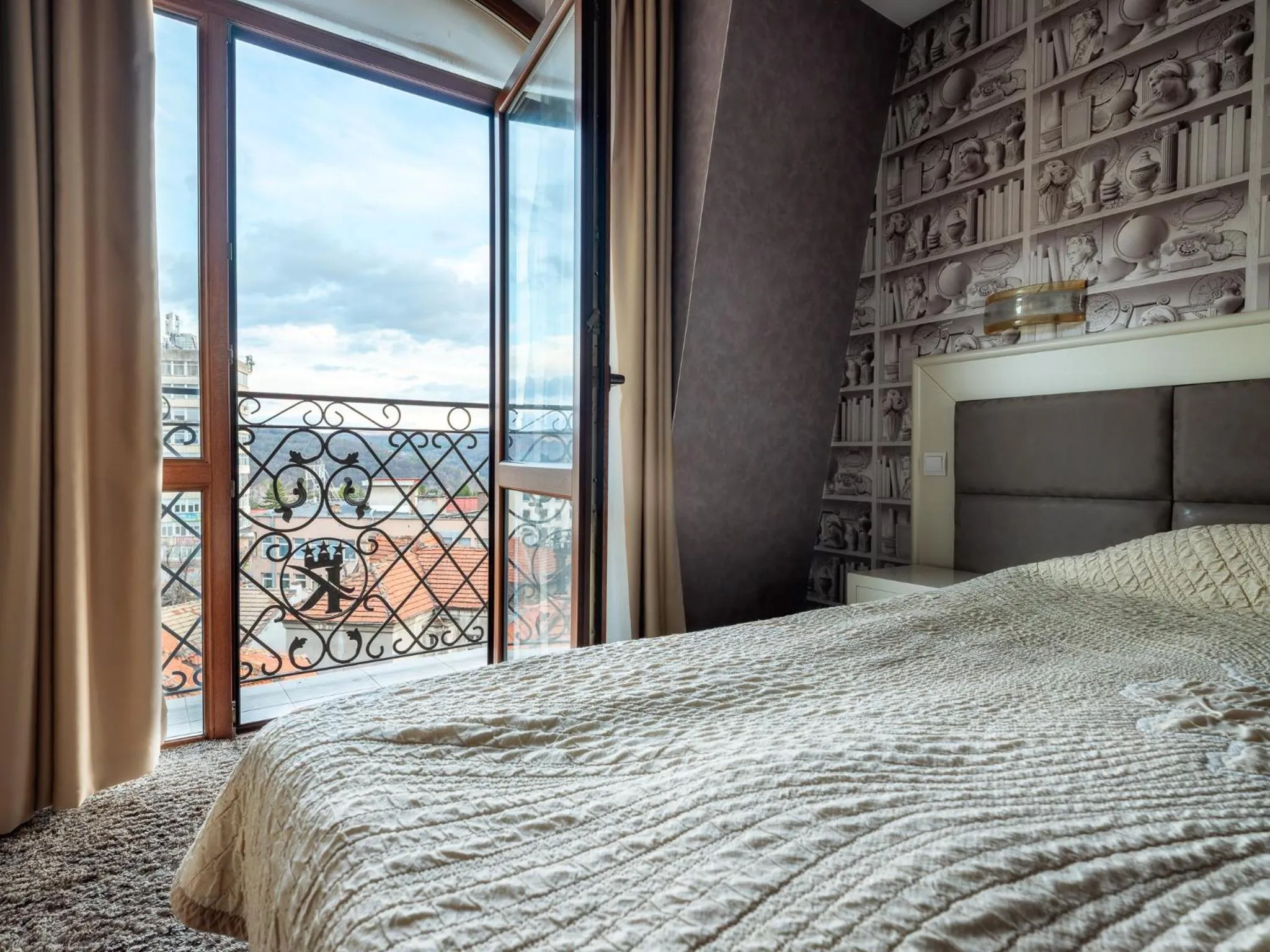 Bed in Hotel Concorde