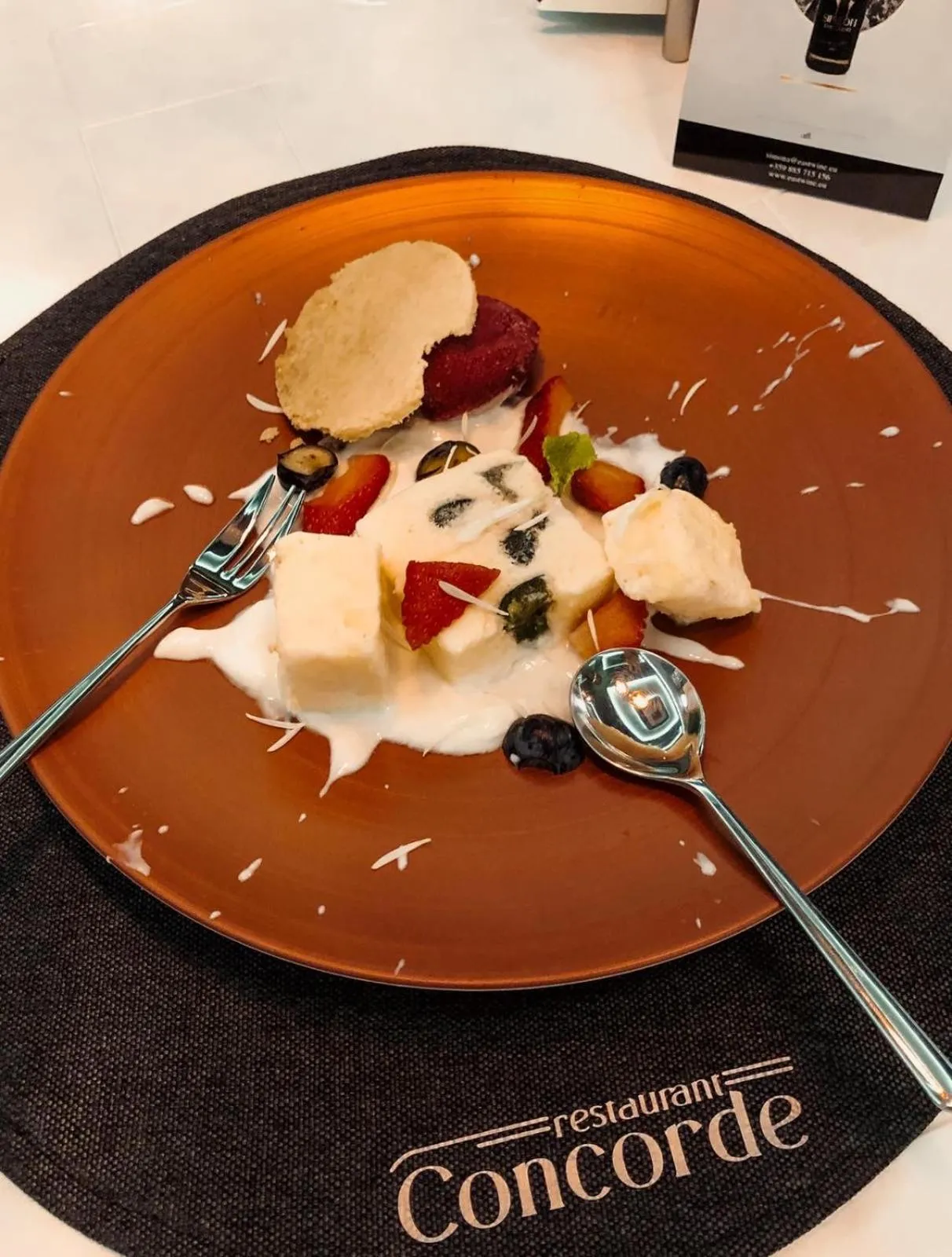 Restaurant/places to eat in Hotel Concorde