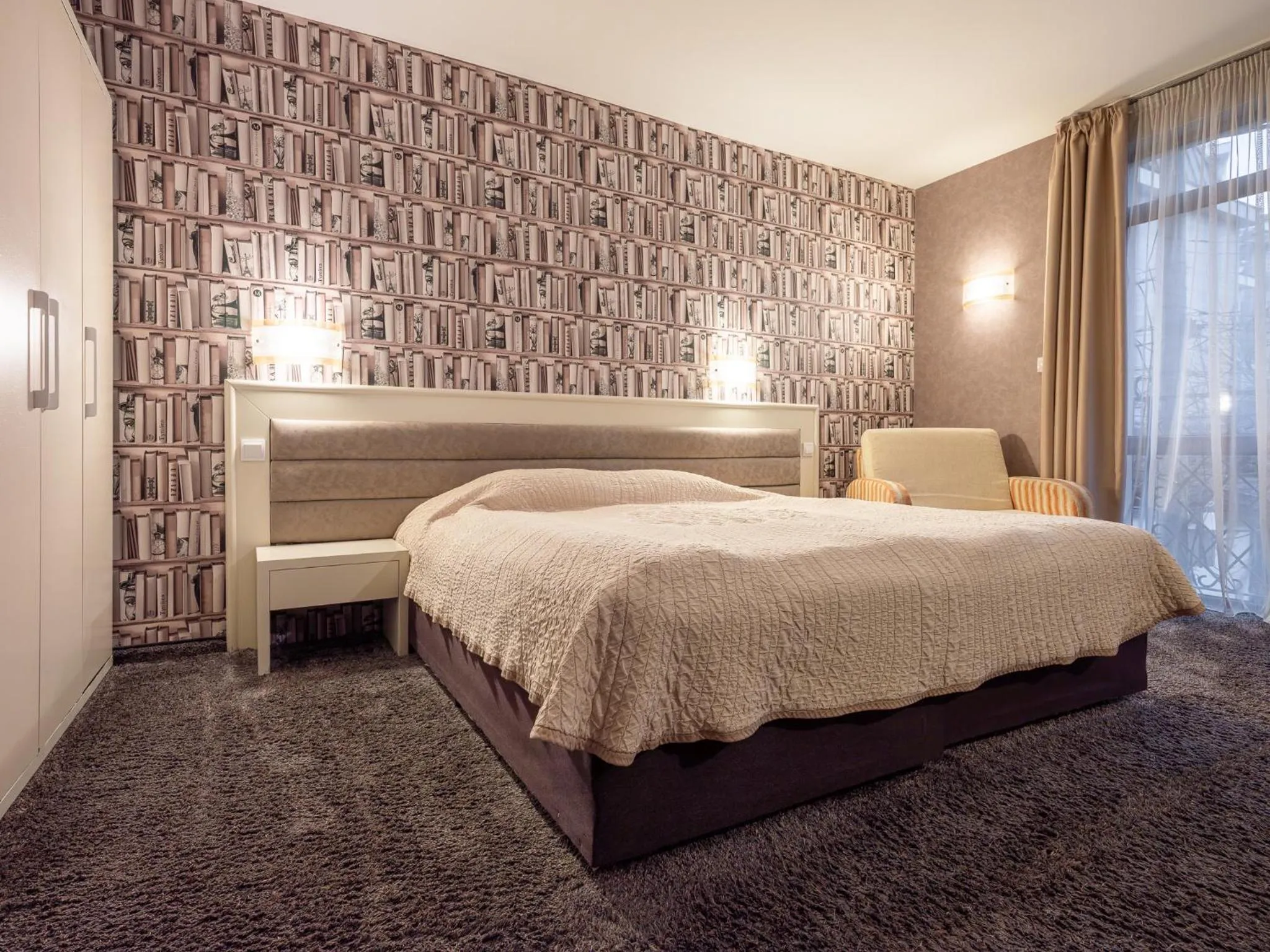 Bed in Hotel Concorde