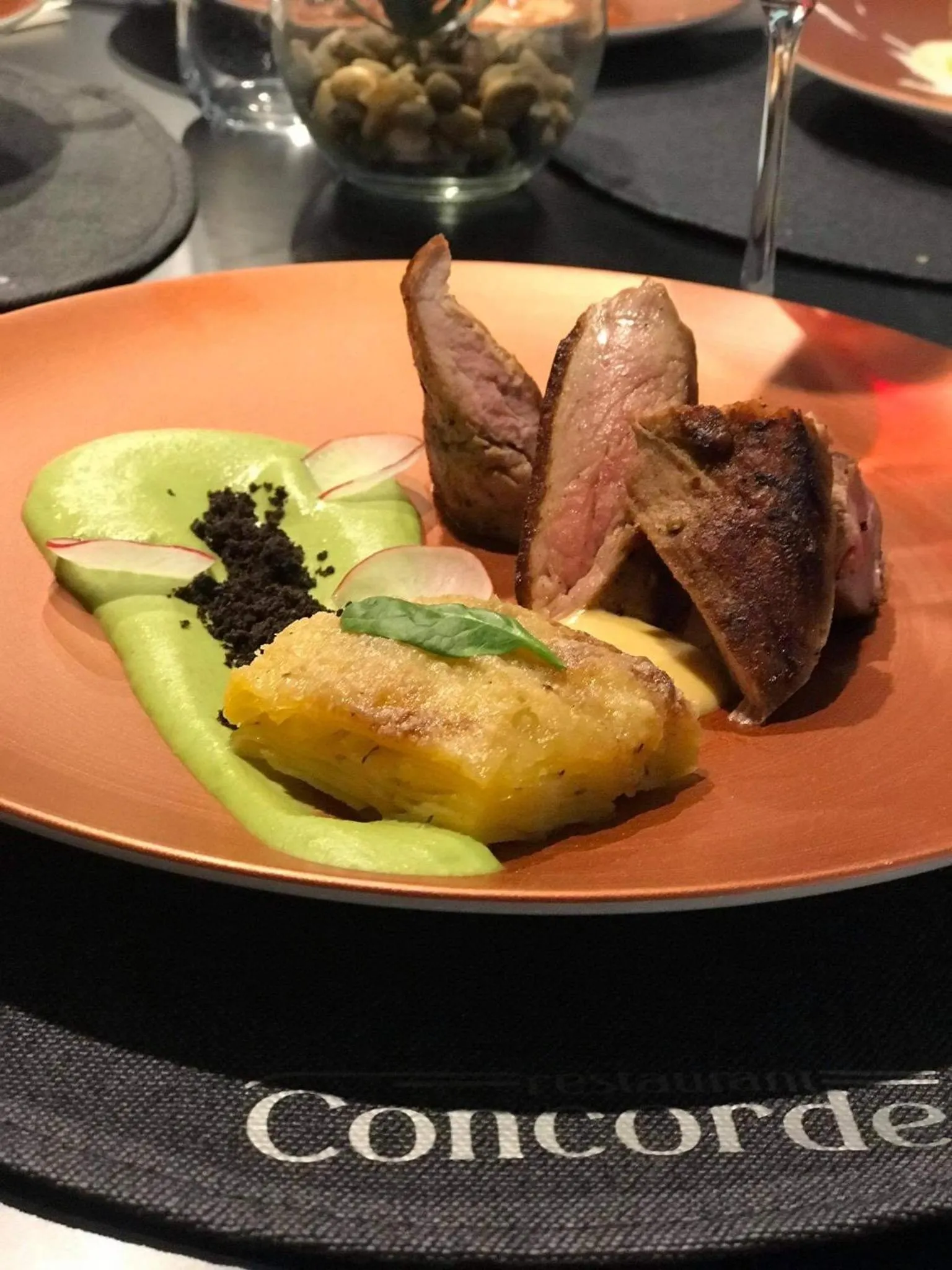 Restaurant/places to eat in Hotel Concorde