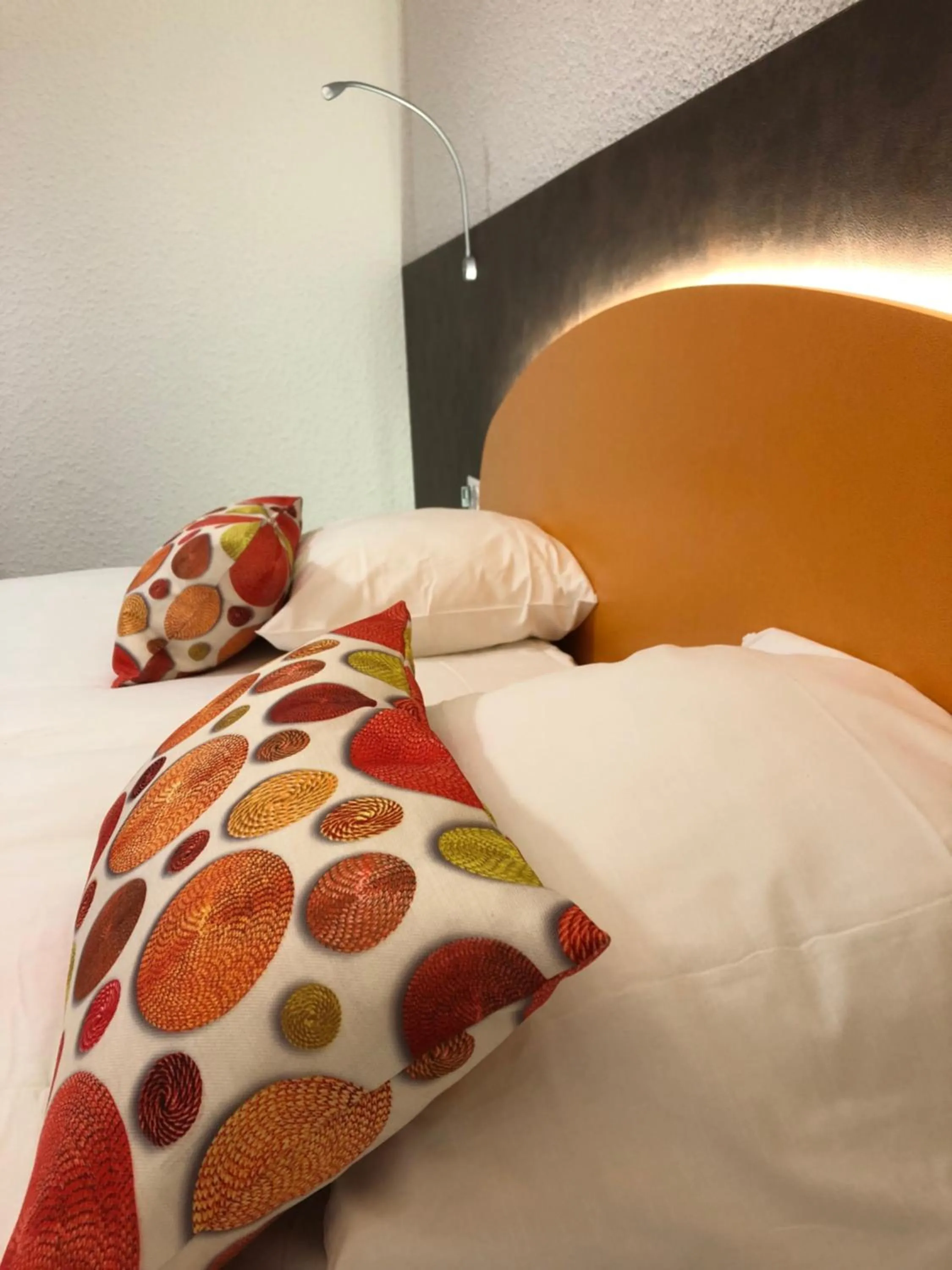 Bedroom, Bed in Les Tilleuls Montbeliard Sud Audincourt