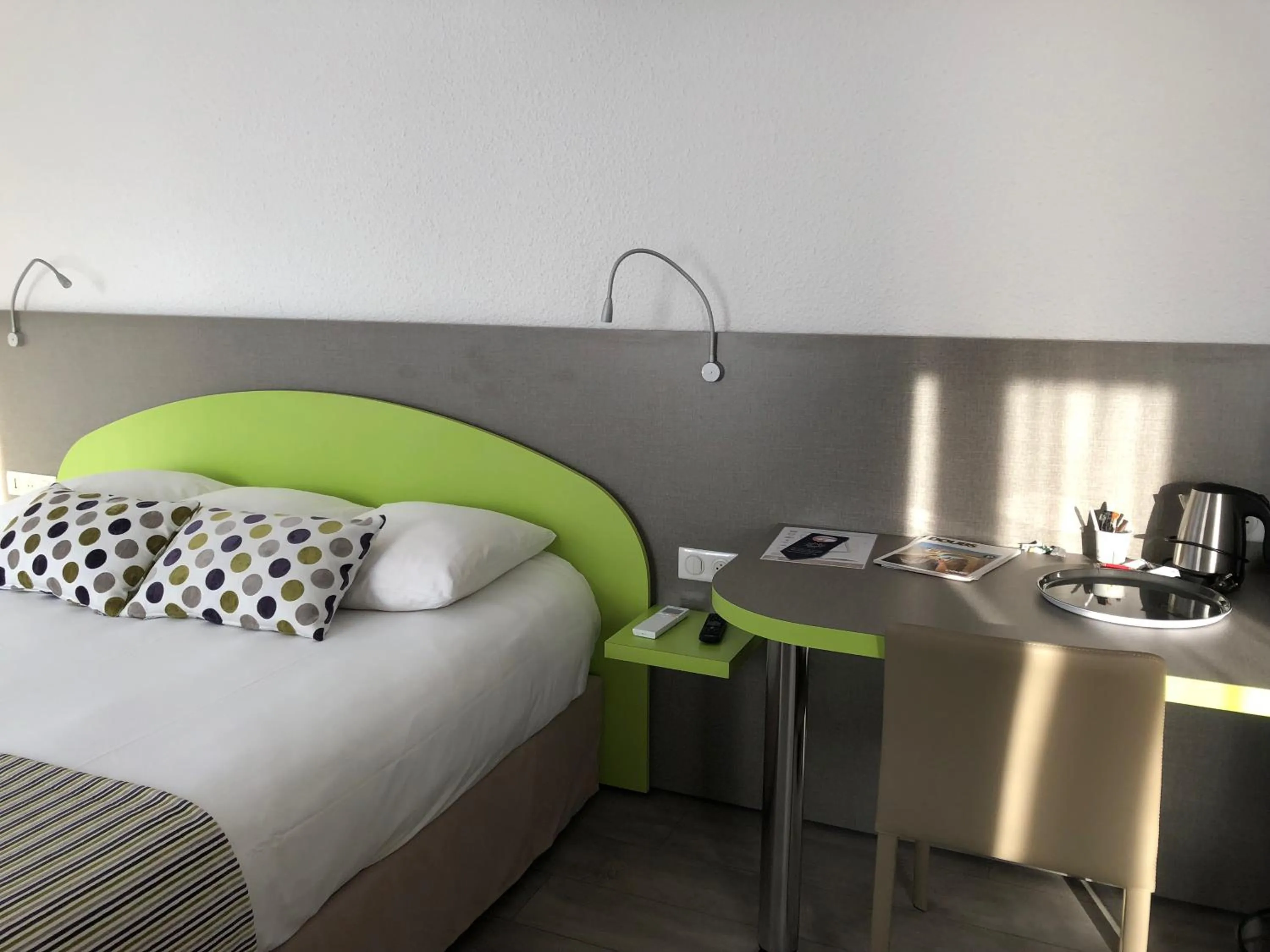 Bedroom, Bed in Les Tilleuls Montbeliard Sud Audincourt