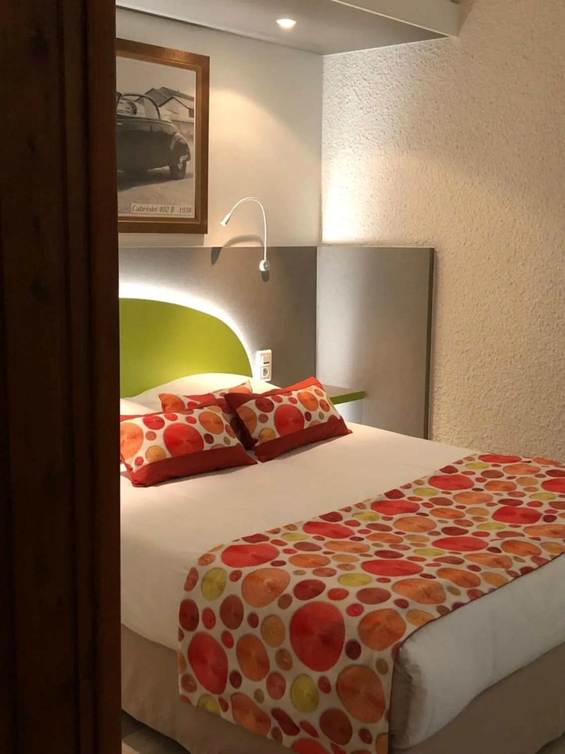 Photo of the whole room, Bed in Les Tilleuls Montbeliard Sud Audincourt