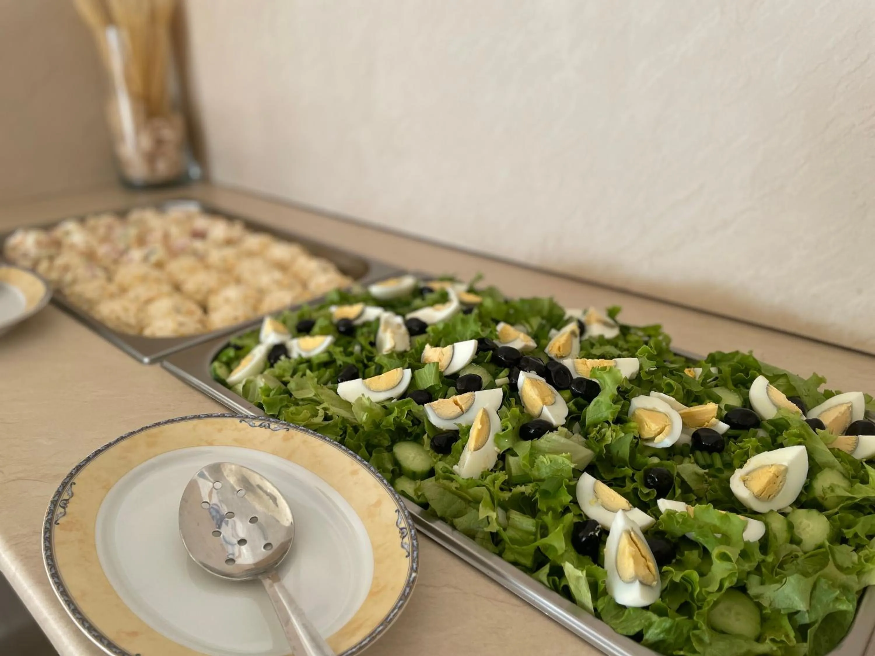 Restaurant/places to eat in Hotel Onyx