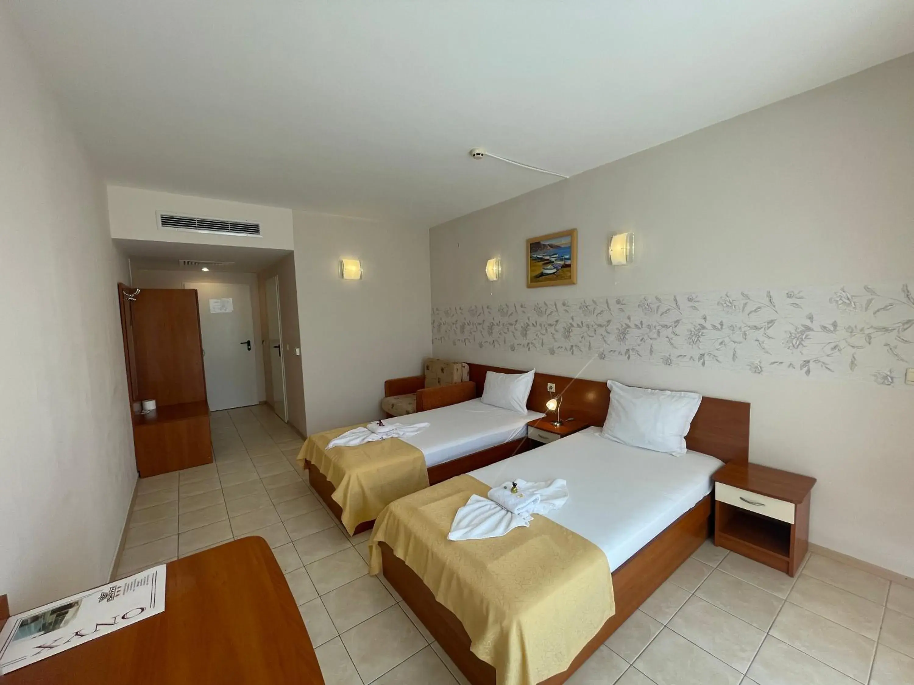 Double or Twin Room with Balcony in Hotel Onyx Double or Twin Room with Balcony in Hotel Onyx
