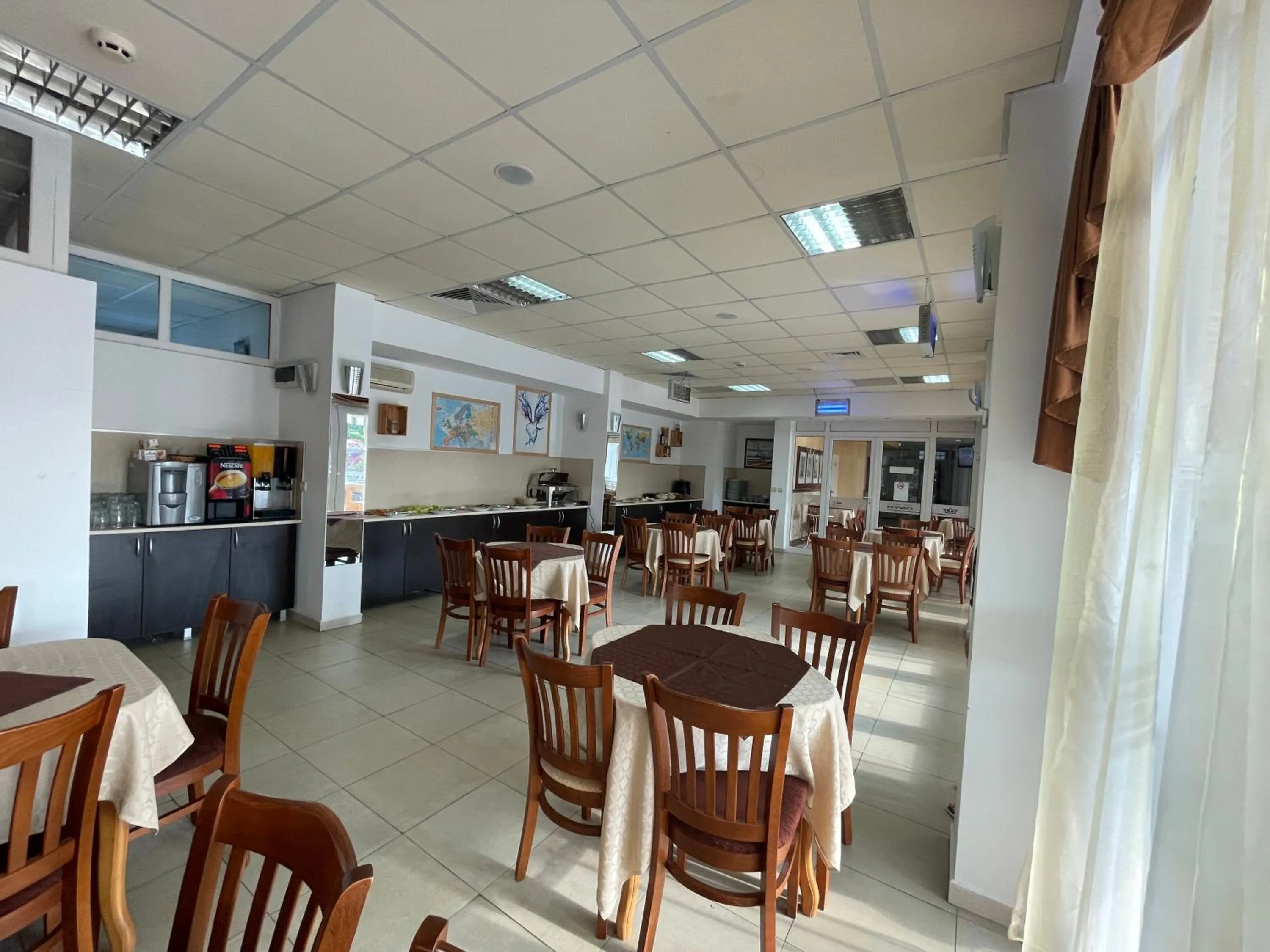 Restaurant/places to eat in Hotel Onyx