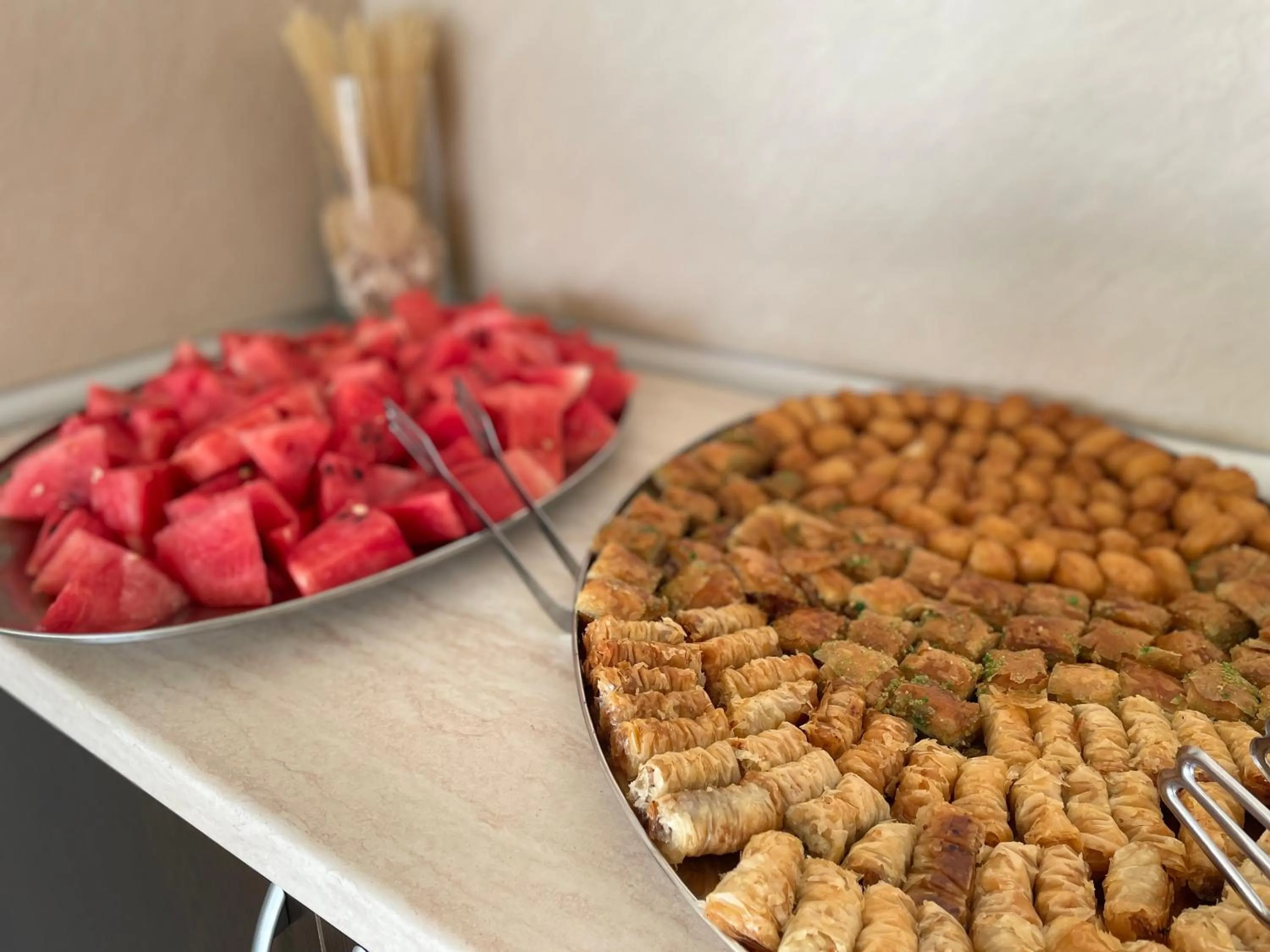 Restaurant/places to eat in Hotel Onyx