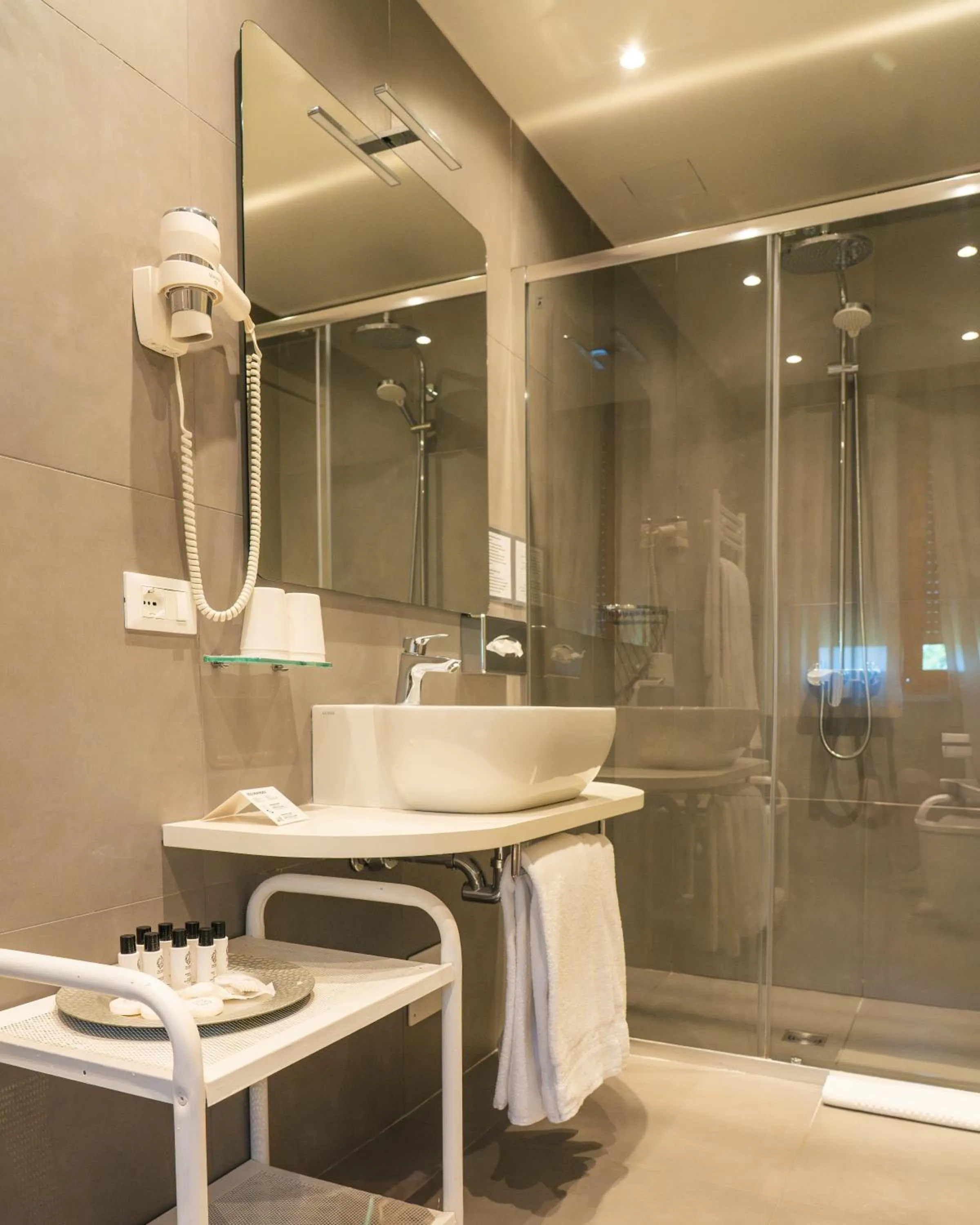 Shower in Hotel Globo