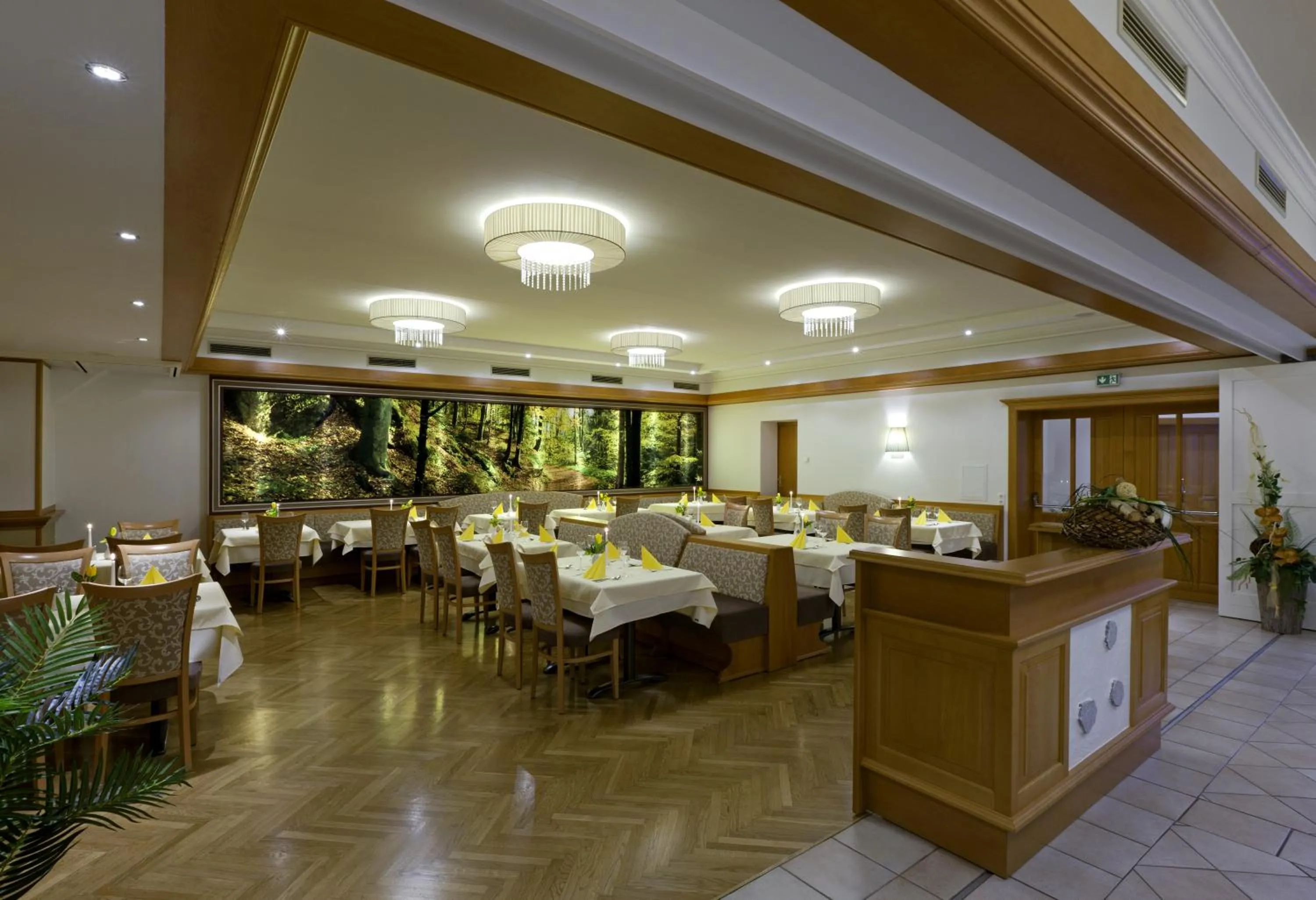 Restaurant/places to eat in Wellnesshotel Aumühle