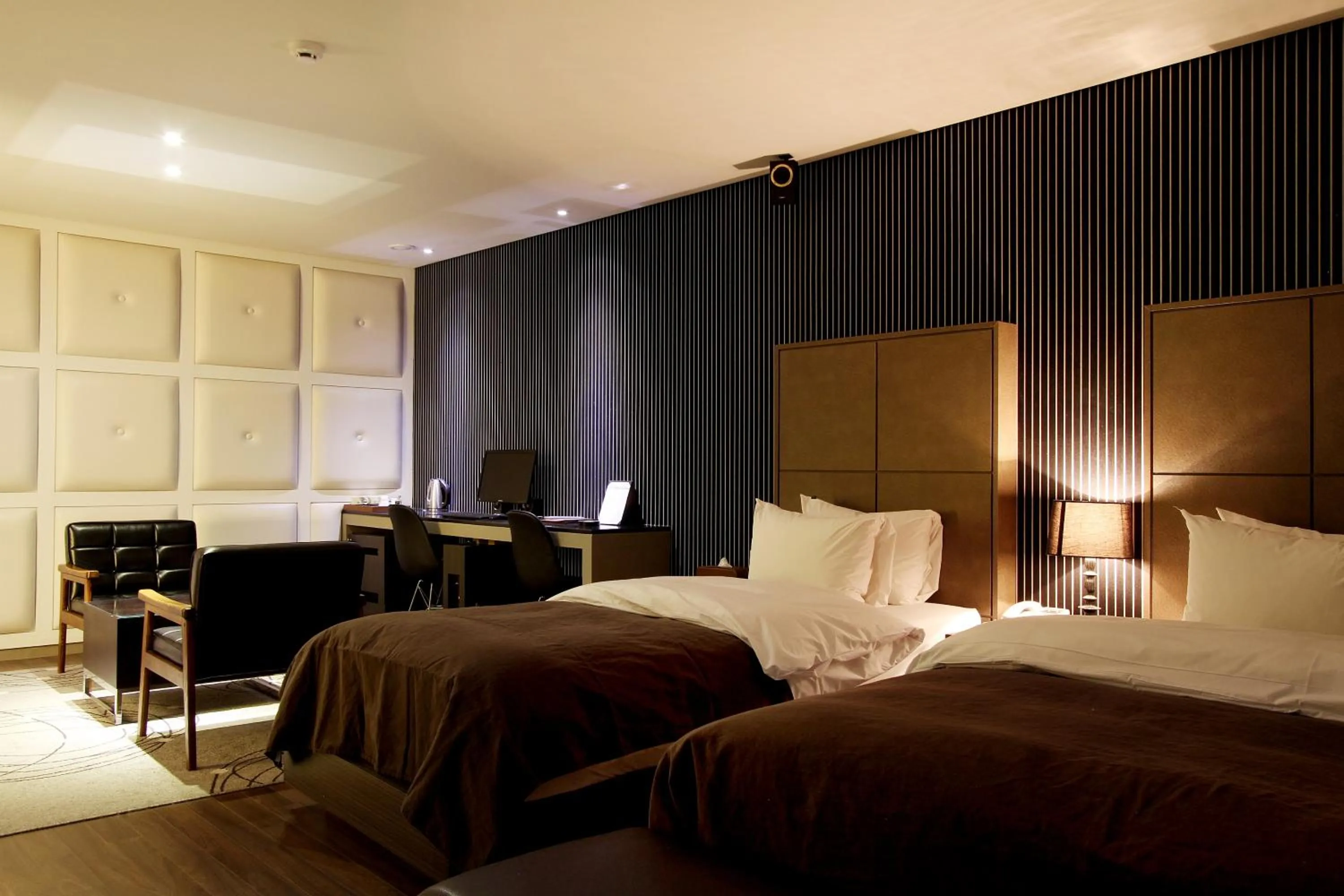 Bed in Uijeongbu Latree Hotel