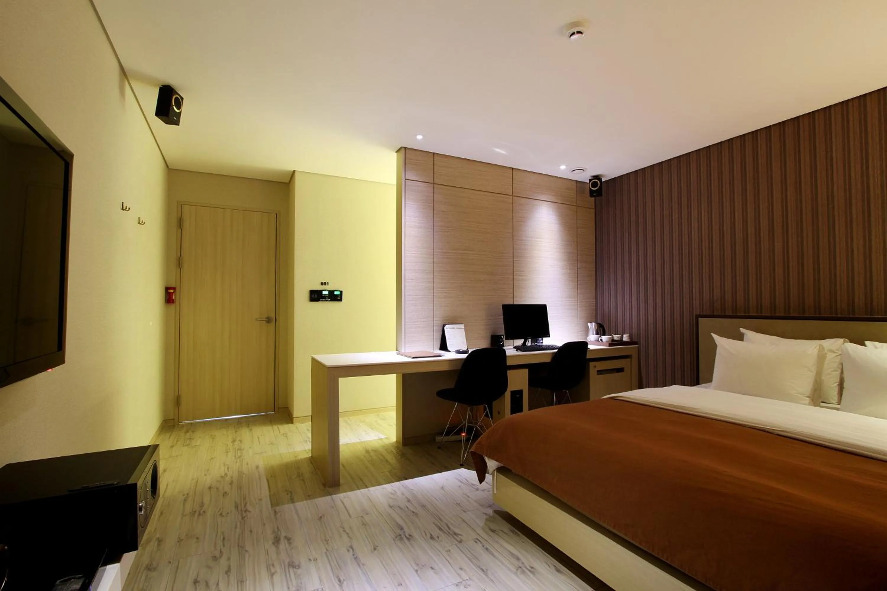 Bed in Uijeongbu Latree Hotel